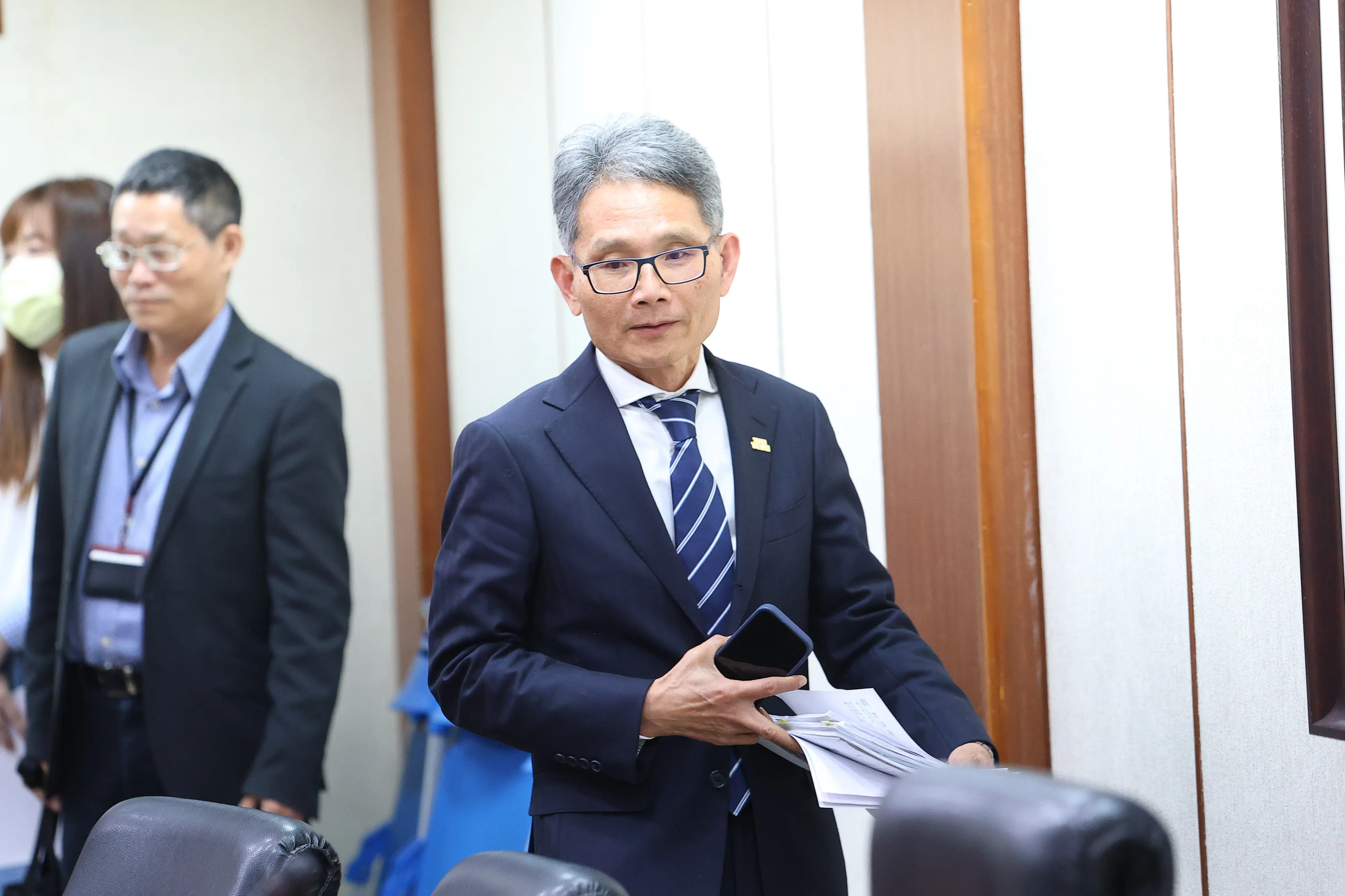 20250328-経済部次長頼建信28日出席「114年第1次電価費率審議会」会後記者会、今回の電価は調整しないと発表する。（顔麟宇撮影）