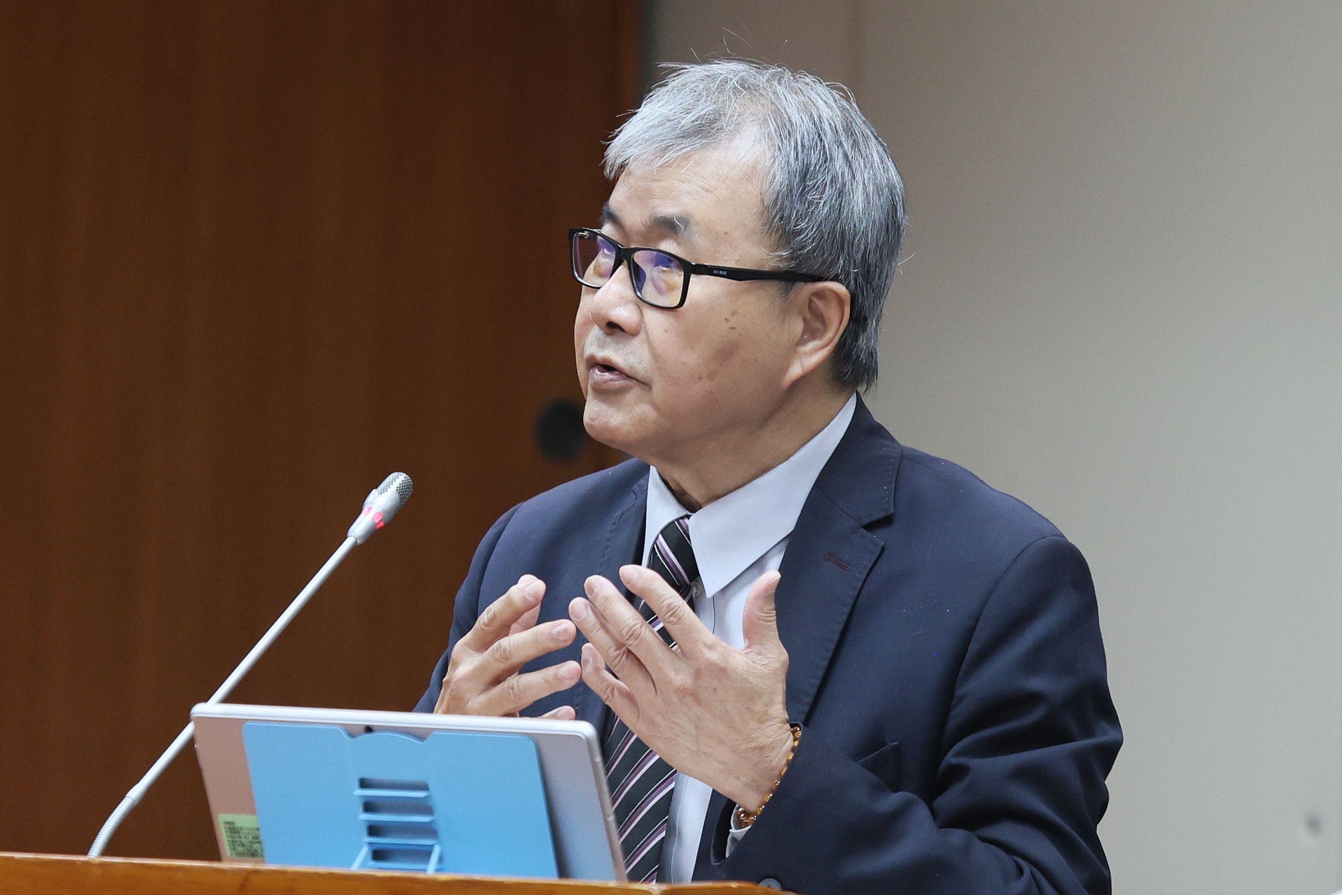 20250414-教育部長鄭英耀14日至立法院備詢。（柯承惠攝）