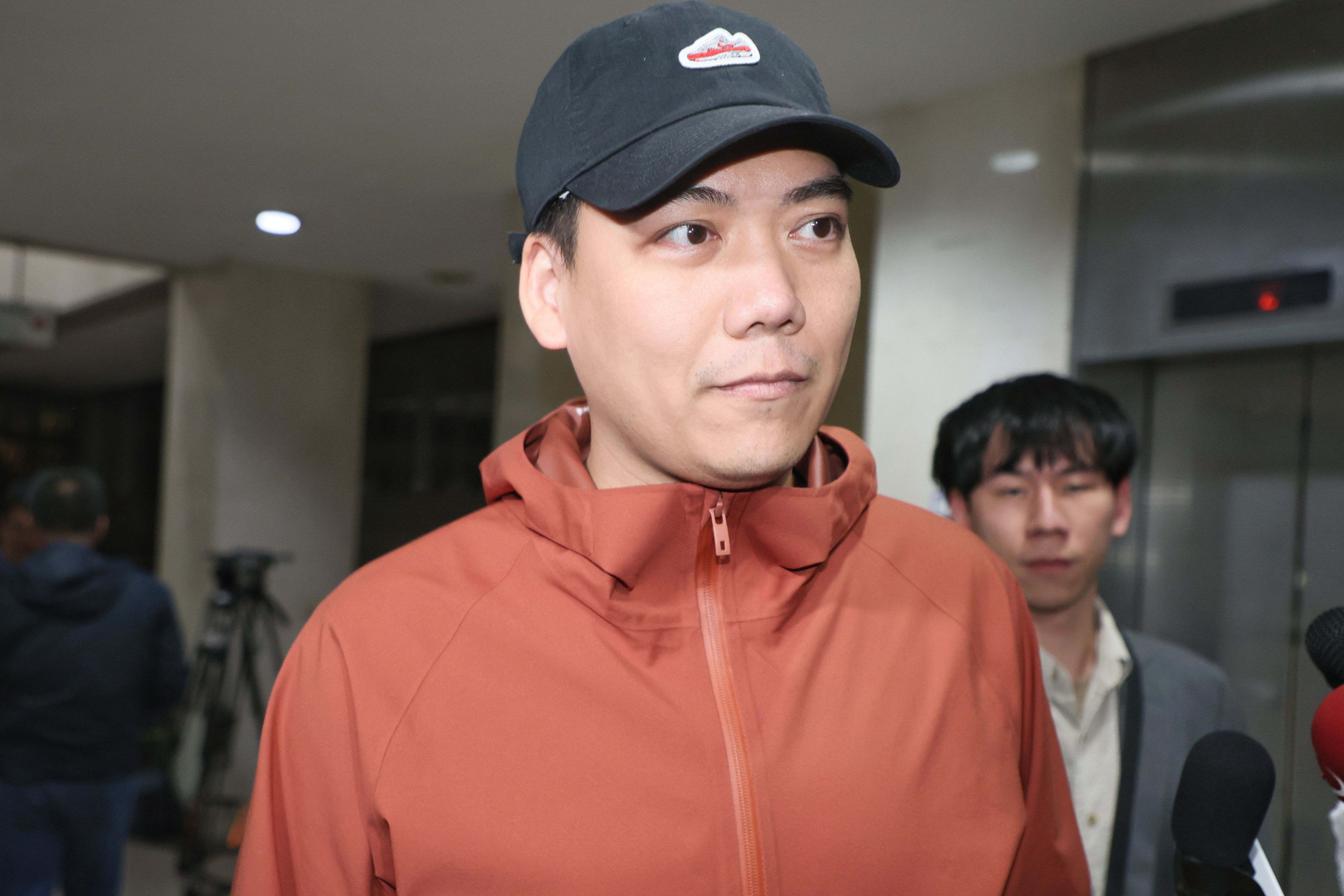 20250414-檢調偵辦立委罷免團體連署涉偽造文書案，14日晚間將罷免立委吳沛憶「罷吳四騎士」劉思吟、陳冠安、賴苡任（見圖）、滿志剛移往台北地檢署接受複訊。（柯承惠攝）