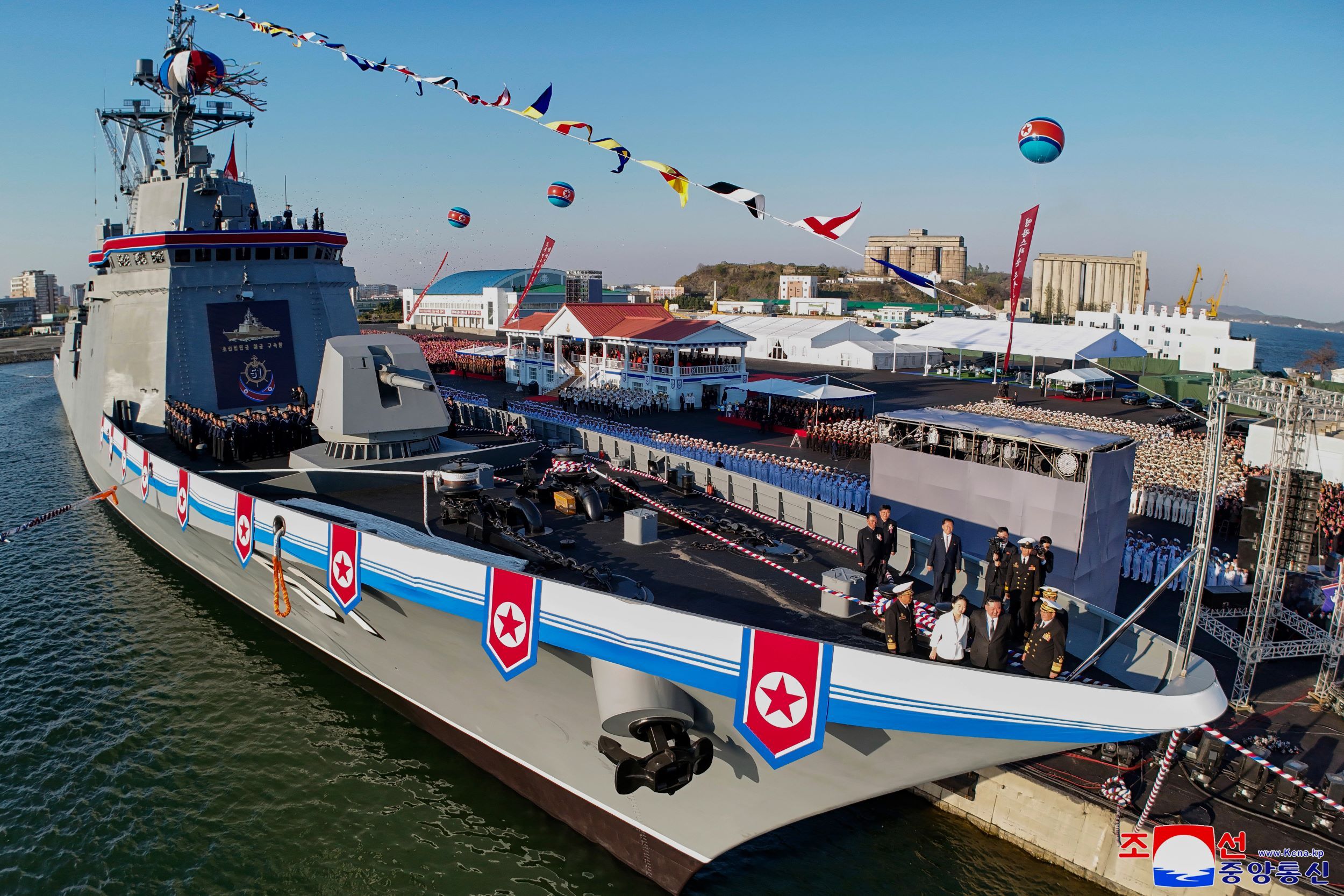 北韓最新驅逐艦「崔賢級」一號艦下水。（美聯社）