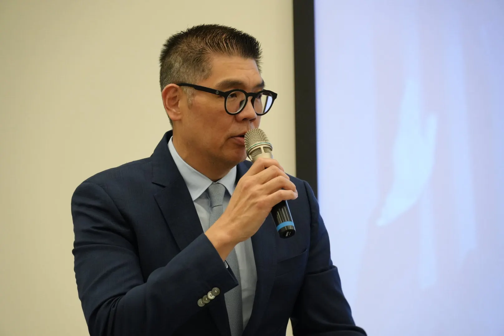 国民党副主席連勝文29日下午代表連戦出席「和平之旅20周年的回顧與前瞻」紀念座談會，痛斥賴總統為「謊言先生」，刻意製造兩岸對立，讓兩岸處於戰爭邊緣。（張鈞凱攝）