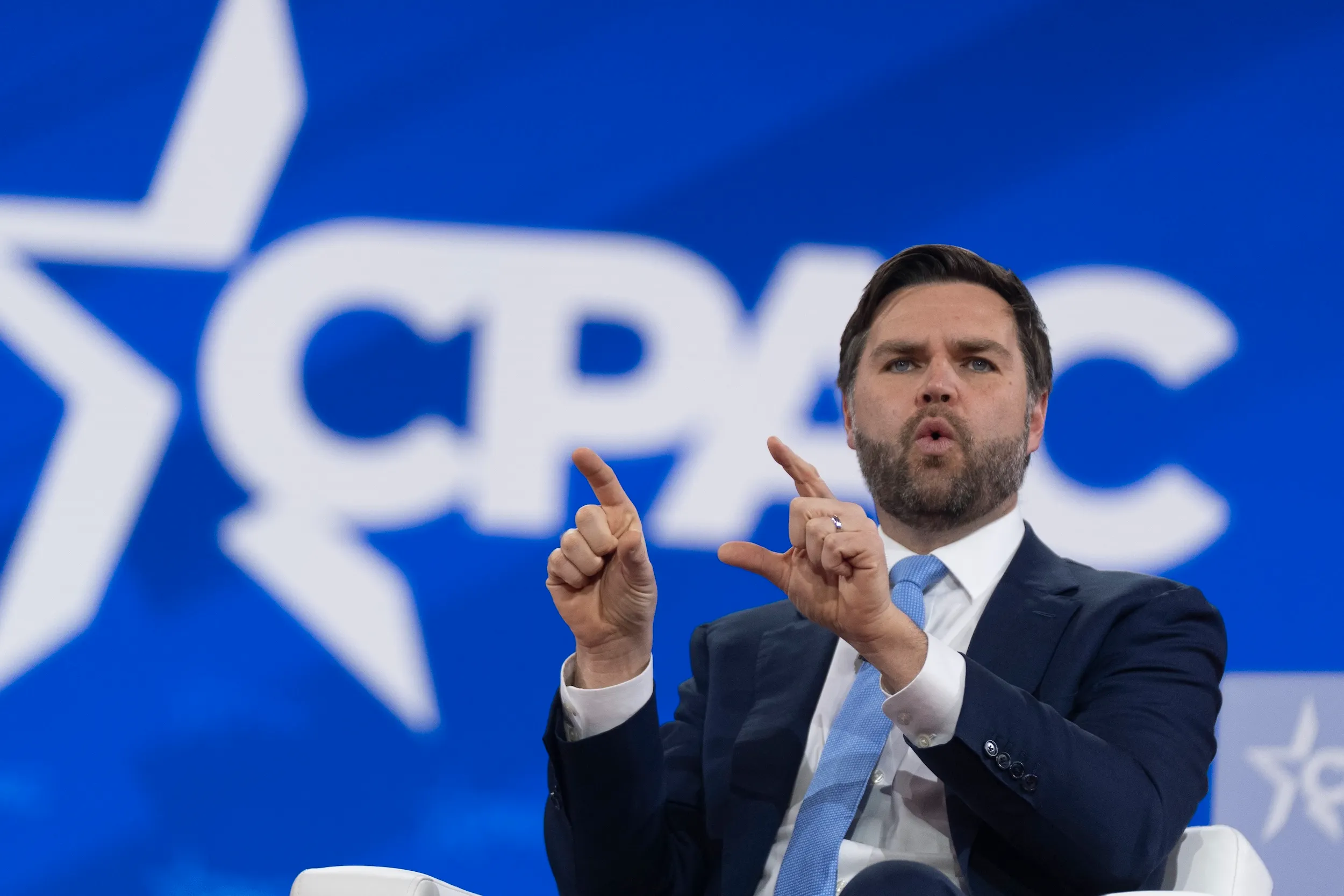 2025年2月，美國副總統范斯出席「保守派政治行動會議」。（美聯社）