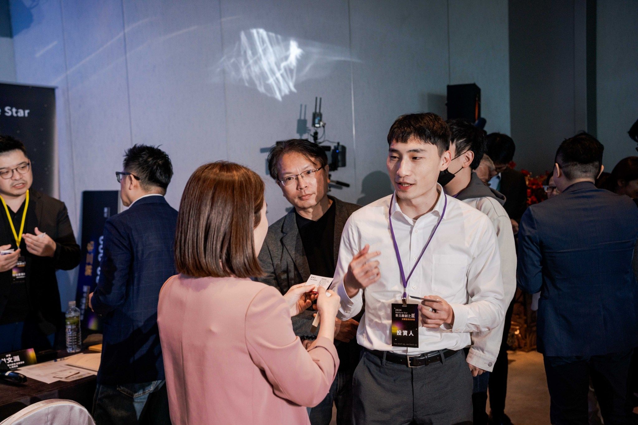 主題聚焦「AI人工智慧」與「綠能永續」，總獎金高達30萬元，前三名團隊還可獲得3個月創投陪跑，由專業創投導師親自輔導。(圖/新北市青年局提供)