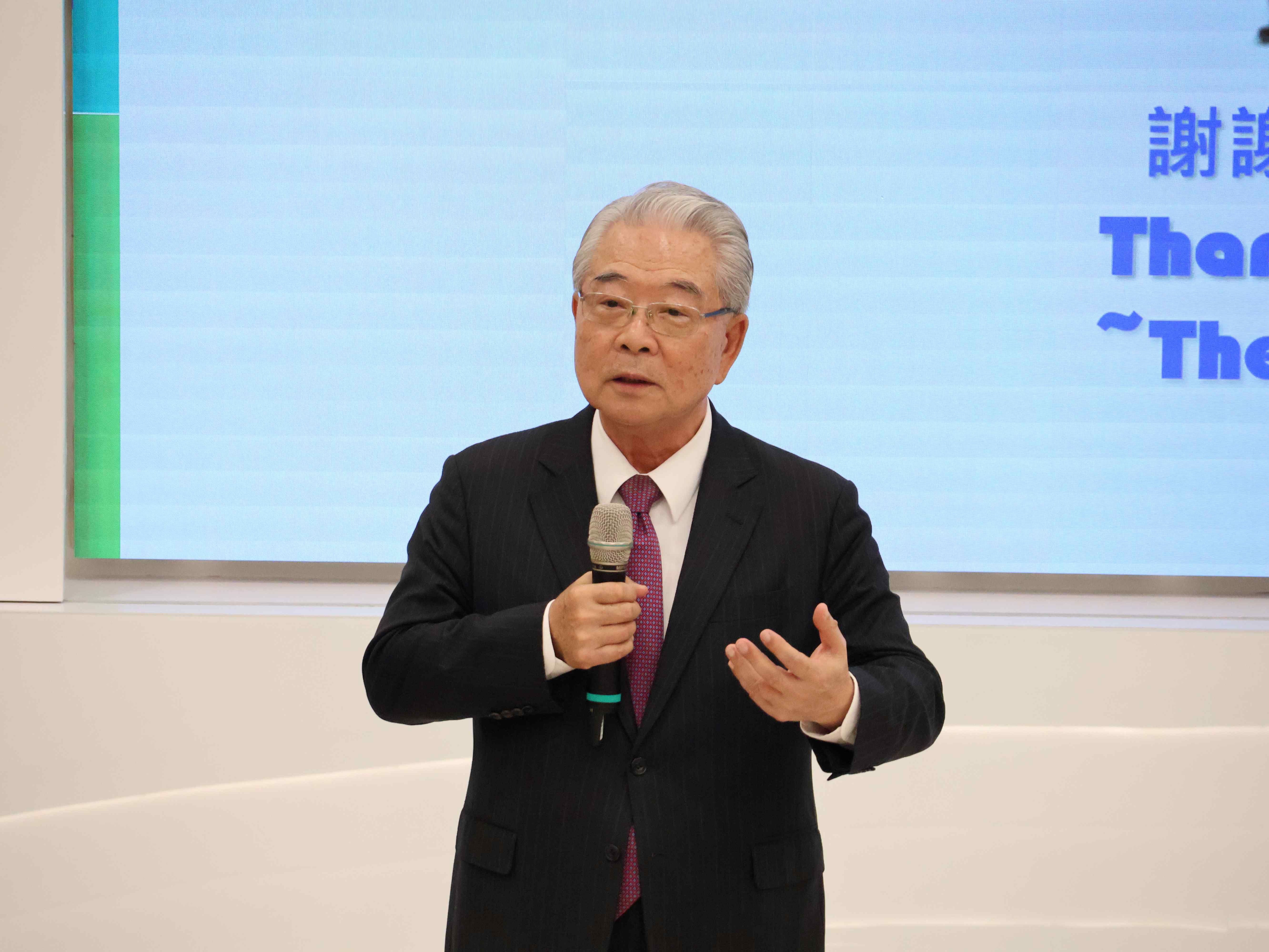 20250516-臺師大文青變科技教父，許勝雄睽違60年重拾教鞭當東海教授，以數理思維闡釋經營邏輯。（東海大學提供）