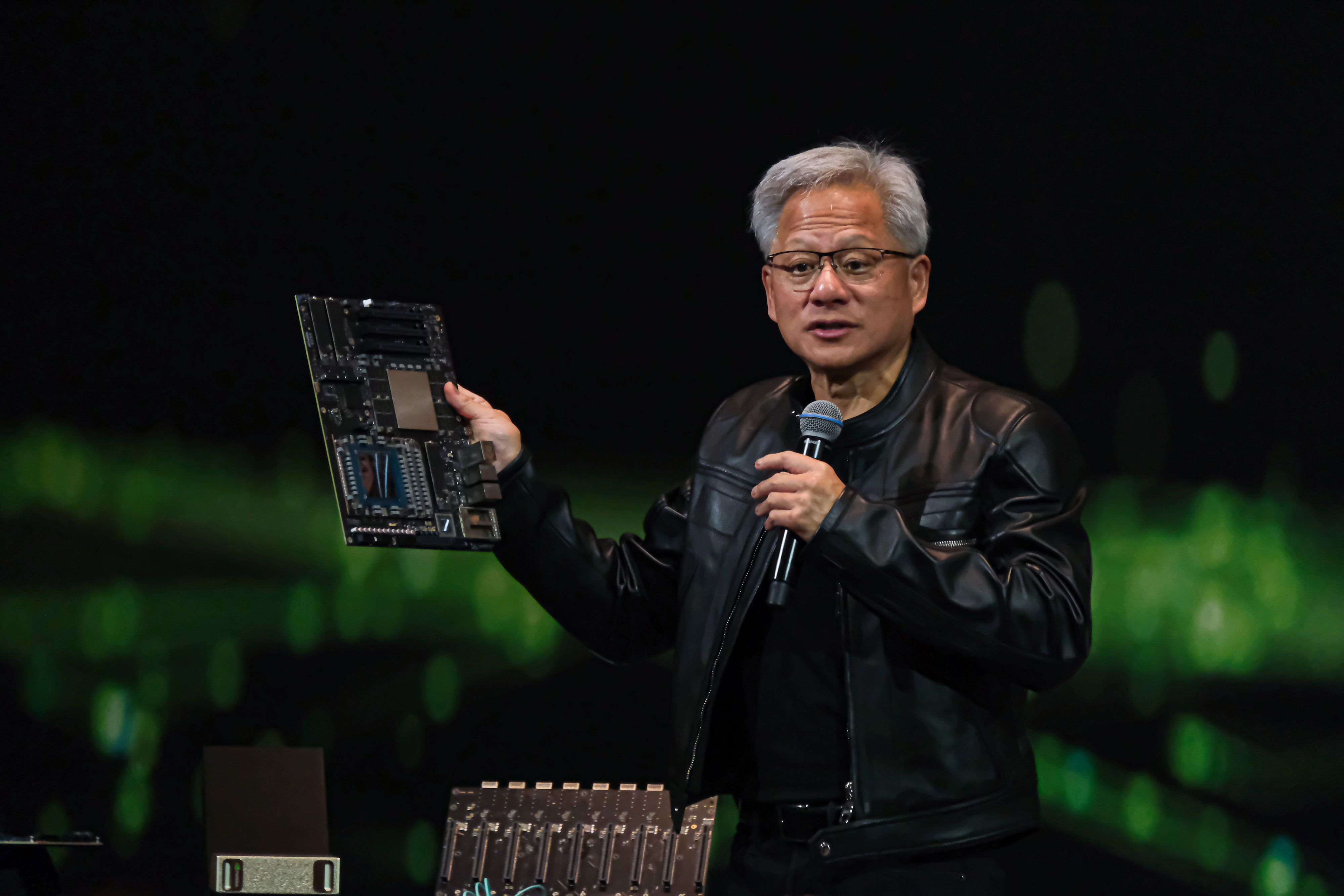 20250521-輝達創辦人暨執行長黃仁勳（見圖）21日出席於台北文華東方酒店舉辦的全球媒體問答。（劉偉宏攝）