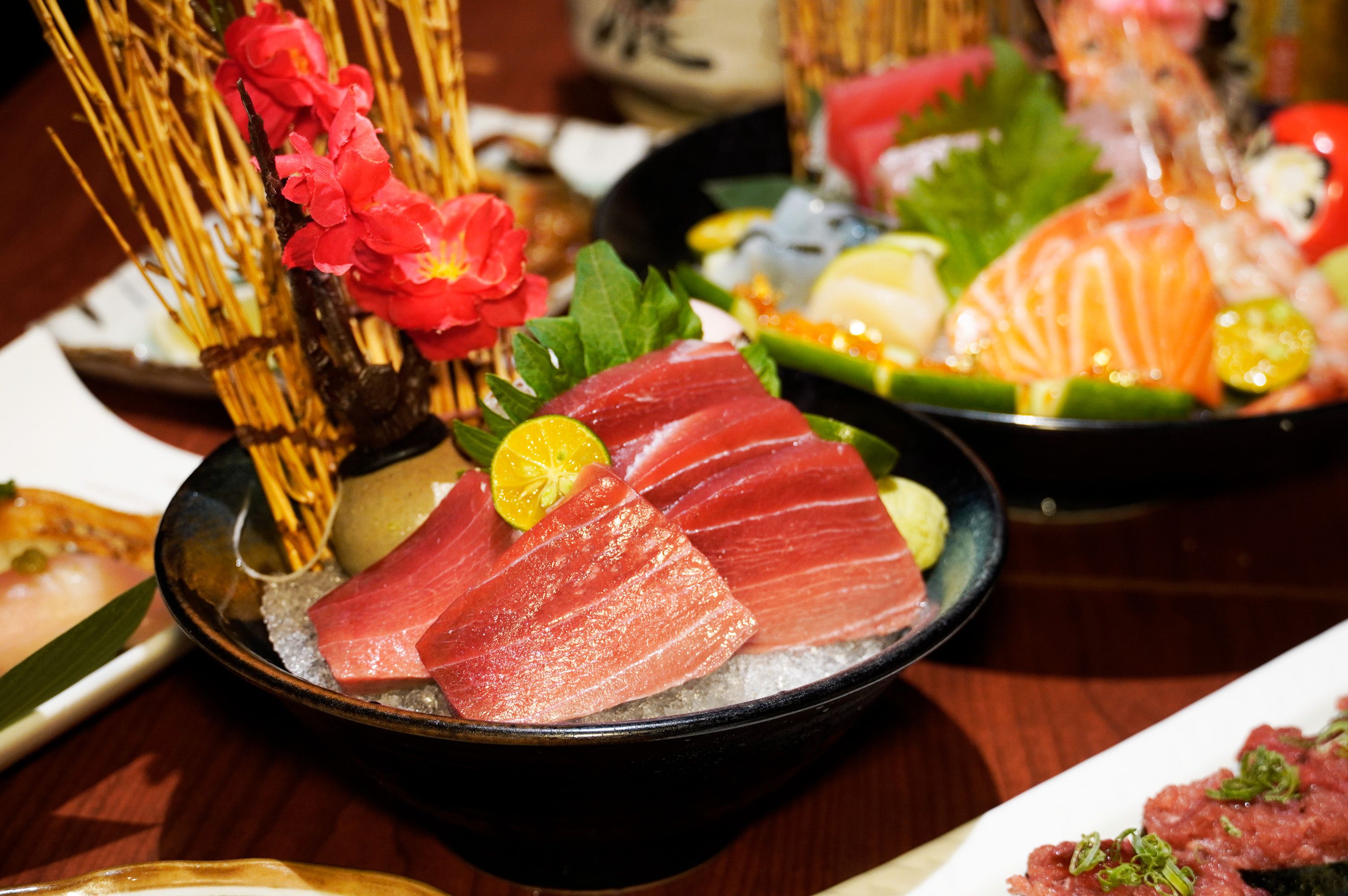 每日現撈的黑鮪魚刺身極鮮（圖／馬辣集團提供）