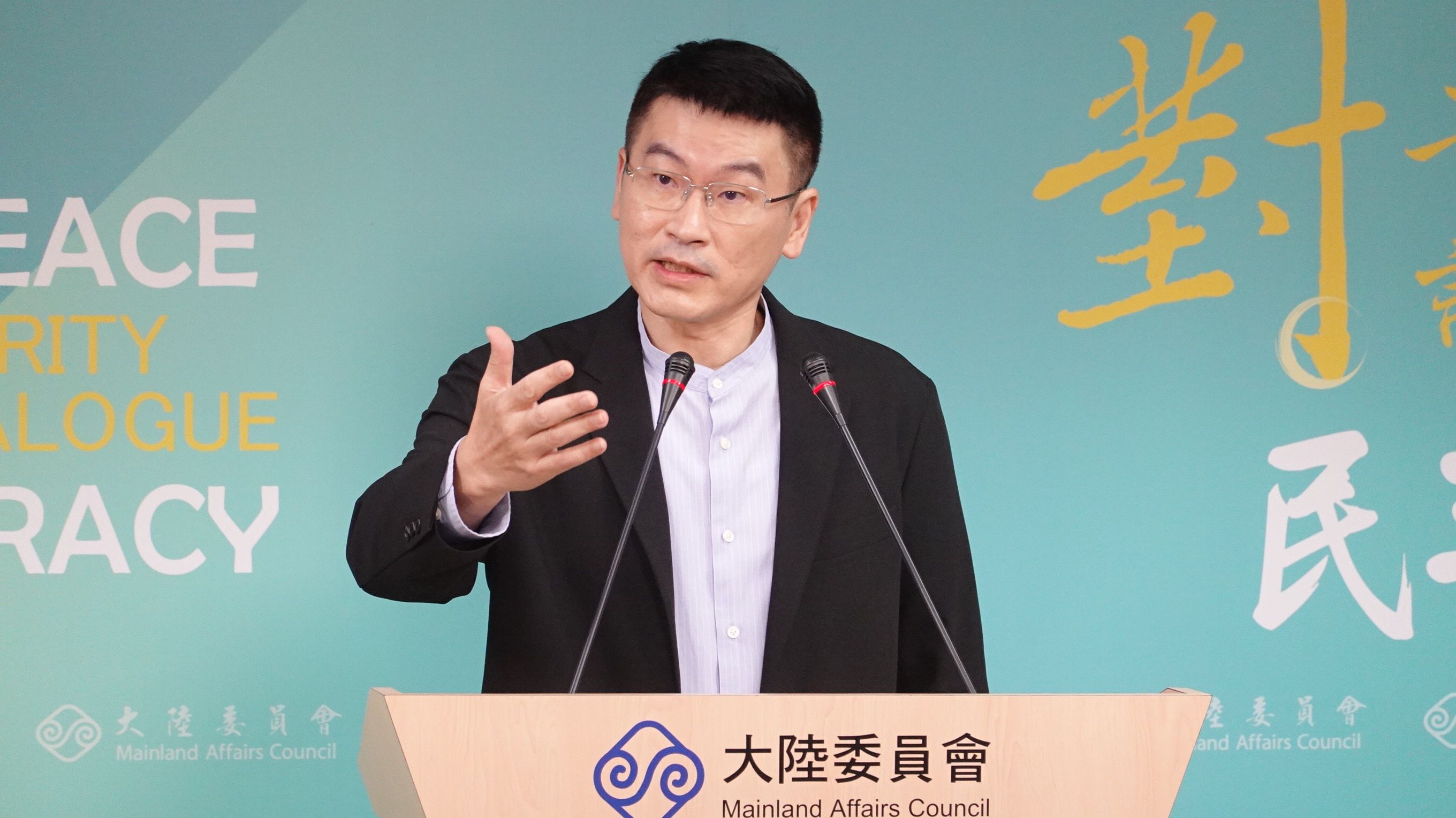 陸委會副主委梁文傑主持例行記者會。（楊騰凱攝）