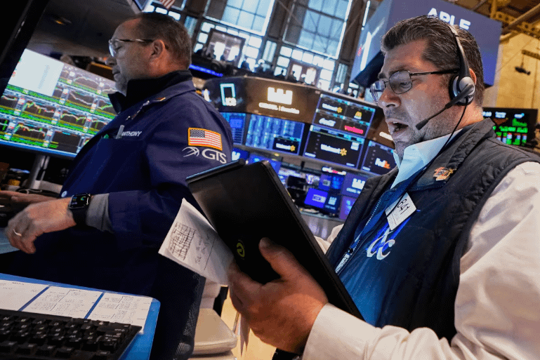 數周以來，美國國債市場持續動蕩不安。周三，這種焦慮情緒蔓延到了美國股市。