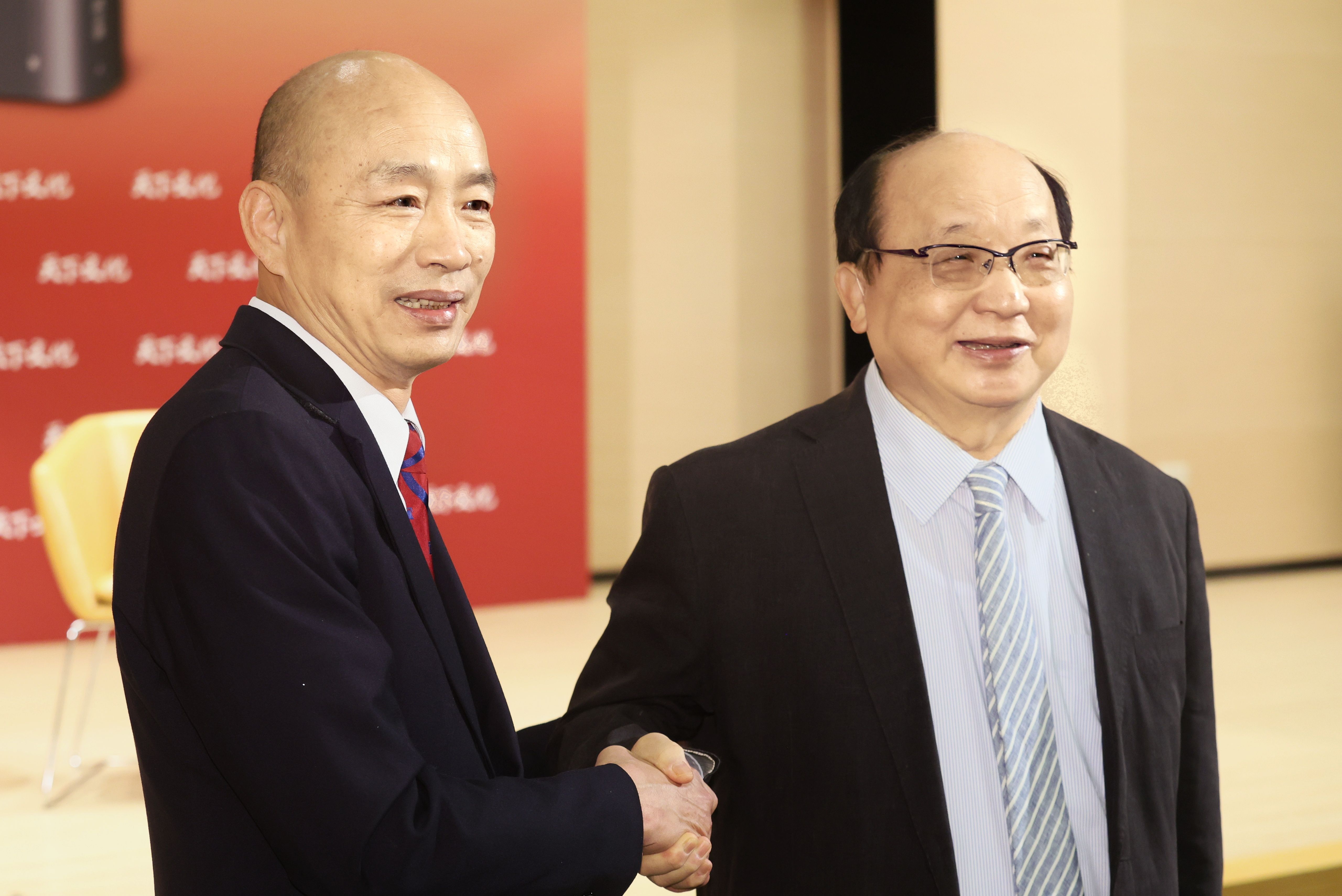 20250525-立法院長韓國瑜（左）25日出席前台中市長胡志強（右）