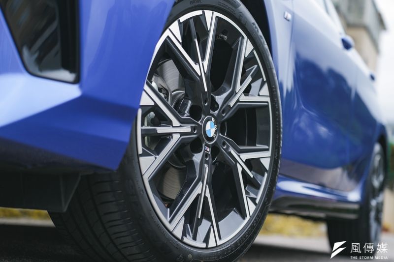 BMW005.jpg