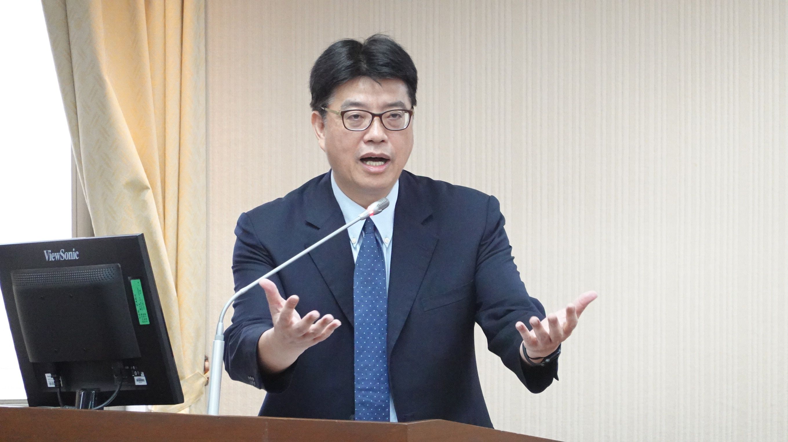 陸委會主委邱垂正今日赴內政委員會審查民進黨團提出的國安相關修法。（楊騰凱攝）