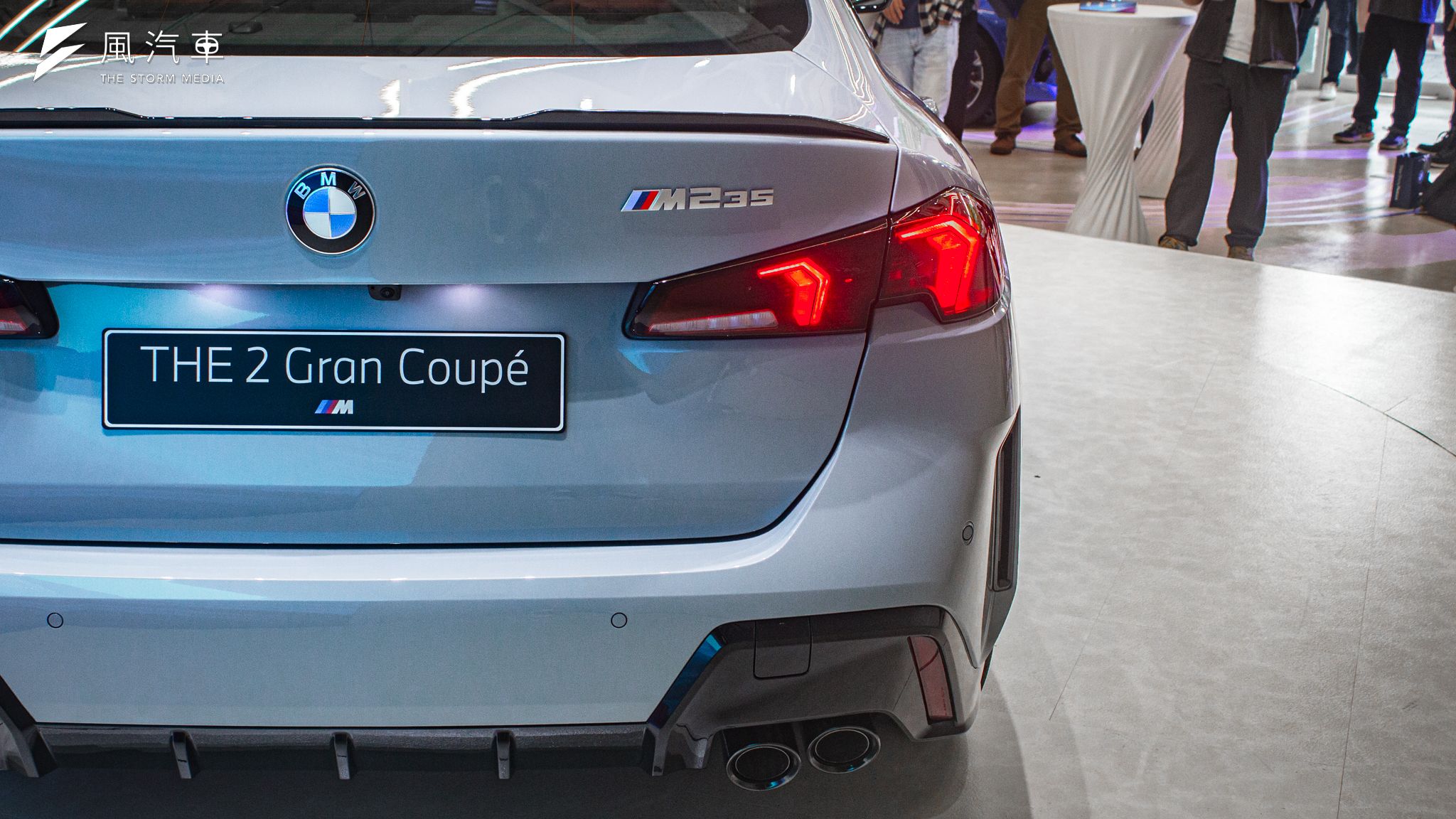 BMW 2 Series Gran Coupé 車尾外擴線條以及四出排氣尾管，將轎跑美學發揮淋漓盡致。