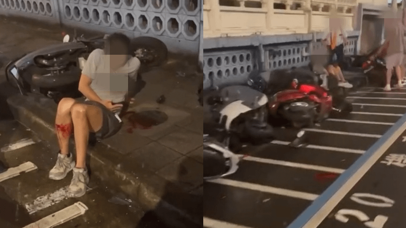 當時正在牽車的張姓男子閃避不及，被倒地的機車壓住右腳。（圖／翻攝自記者爆料網）