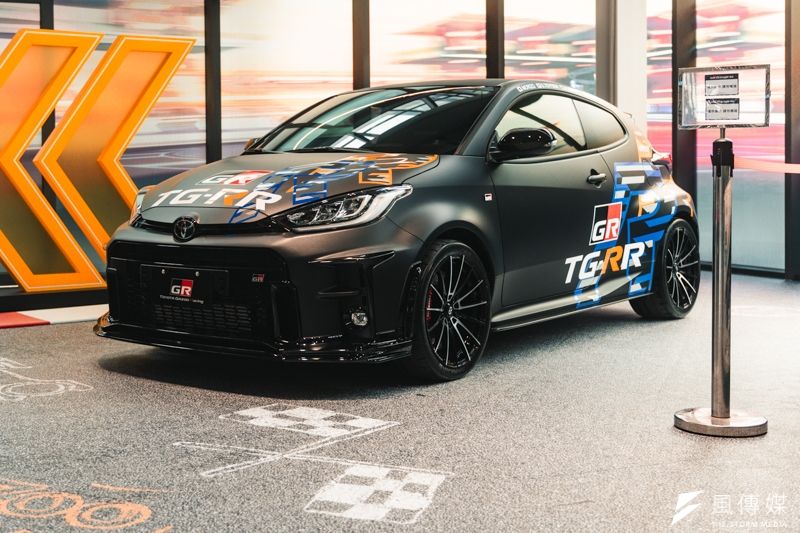 GR Garage 現場放置了 GR Yaris 改裝示範車。