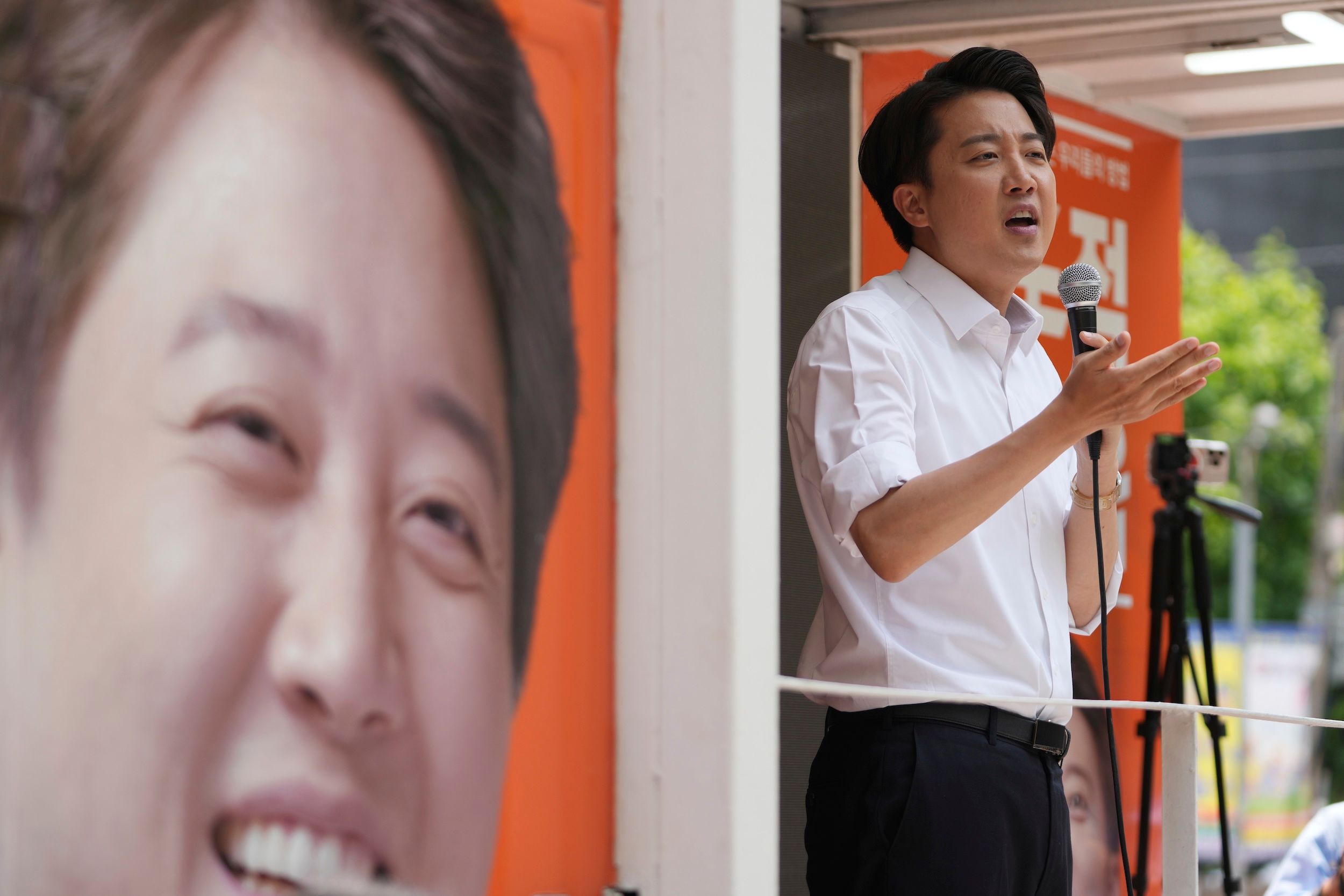 2025年5月，韓國改革新黨的總統候選人李俊錫在首爾造勢。（美聯社）