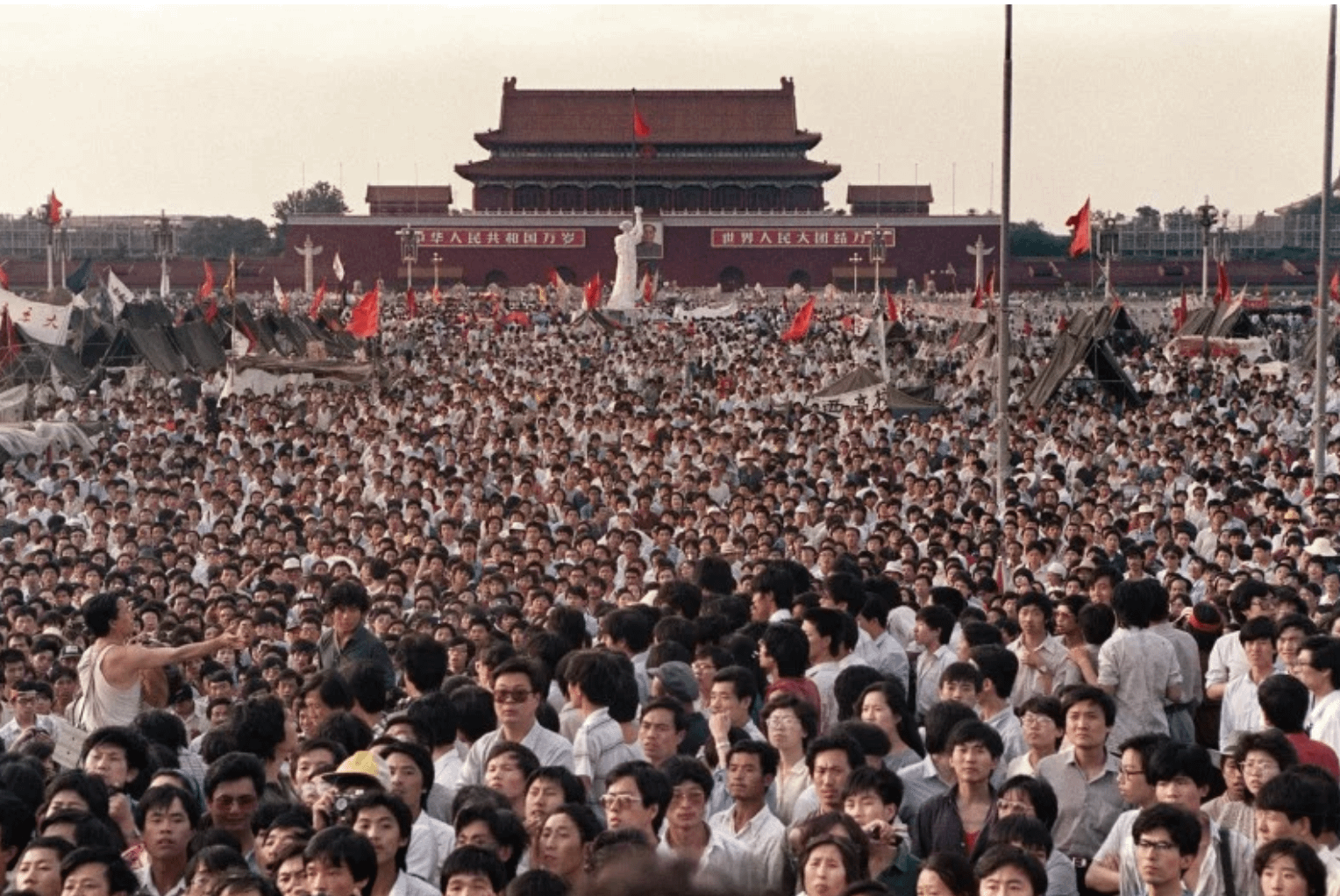 六月四日之前的天安門，中國本來是個逐漸轉趨自由民主的國家。（圖／重大歷史懸疑案件調查辦公室提供）