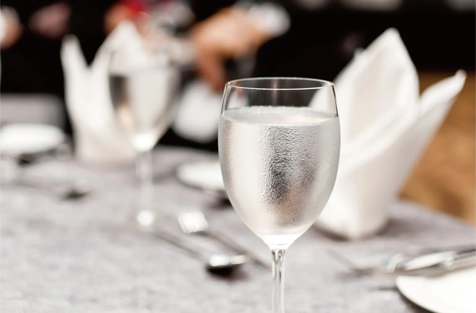 水在餐飲中的角色越來越鮮明。（圖／台灣廣廈提供）