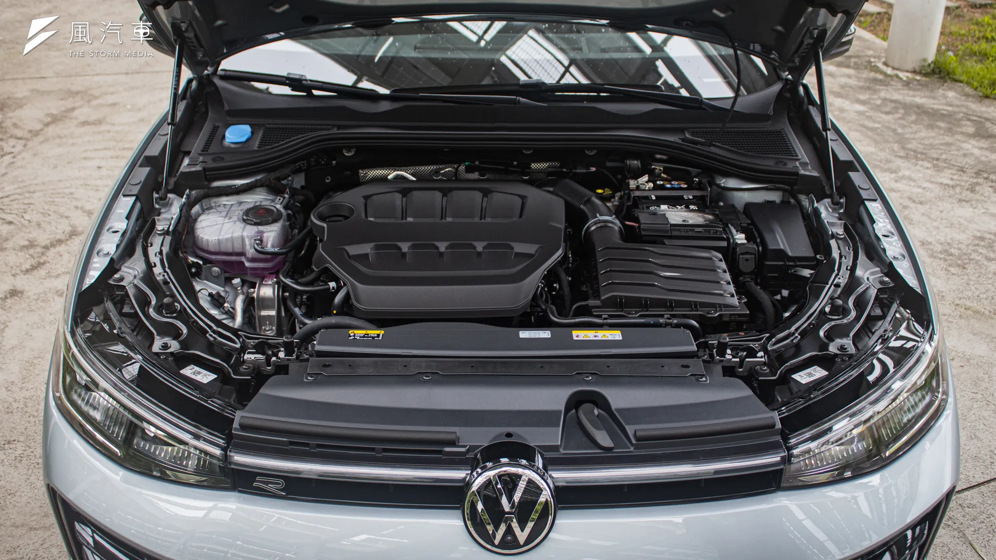 Volkswagen Passat 430TSI 車型配置同 Golf GTI 的 EA888 EVO4 引擎，帳面數據相當亮眼。