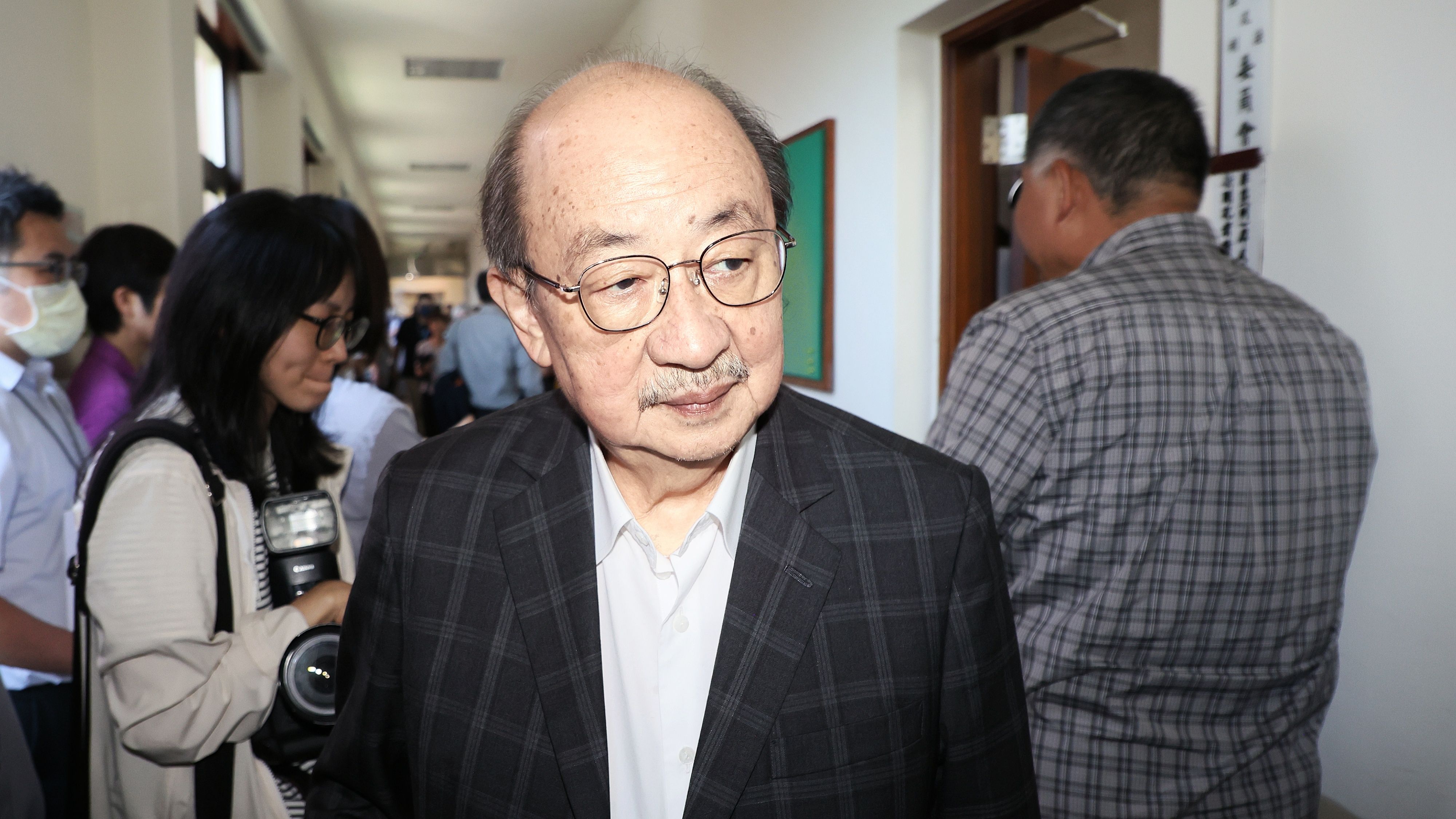 20250610-民進党団総召柯建銘10日出席立法院党団協商。（柯承惠撮）