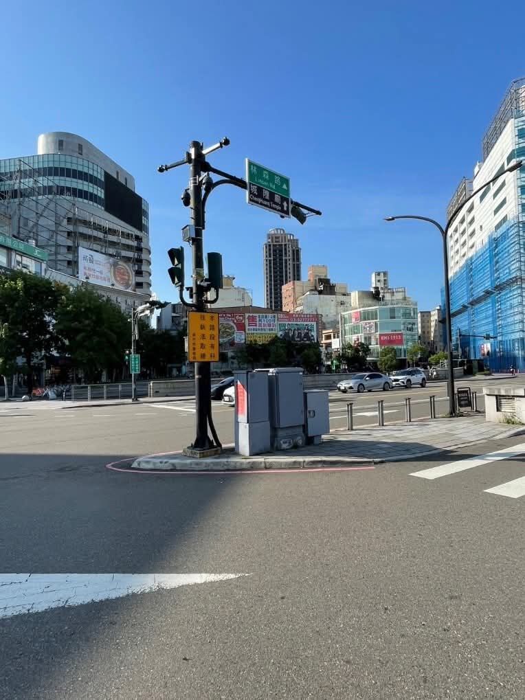 新竹市警察局啟用標靶式科技執法至今已滿6個月，執法路口交通事故顯著減少。（圖／新竹市政府）