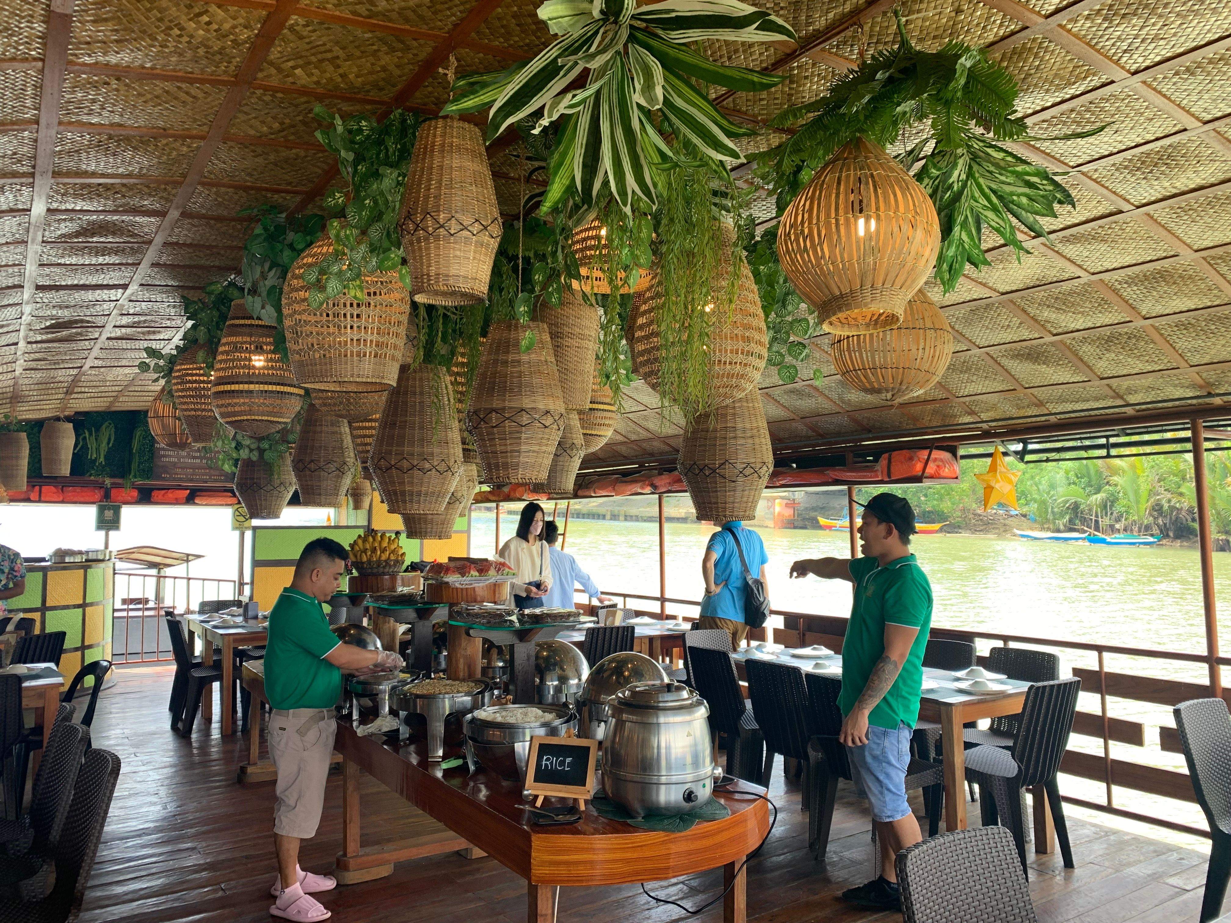 竹筏午餐。（資料照／梁溶珈攝）