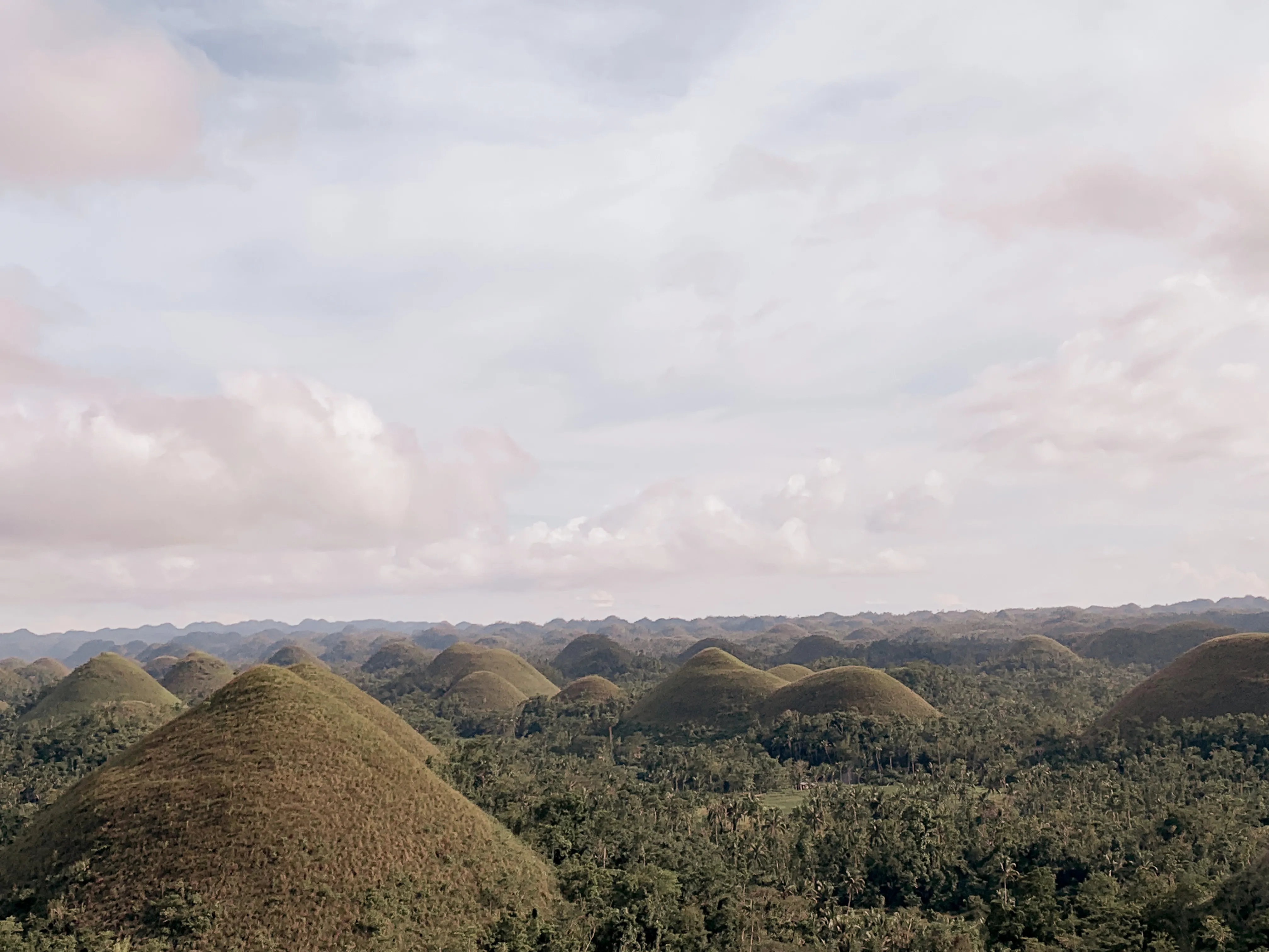 菲律賓巧克力山。（資料照／梁溶珈攝）