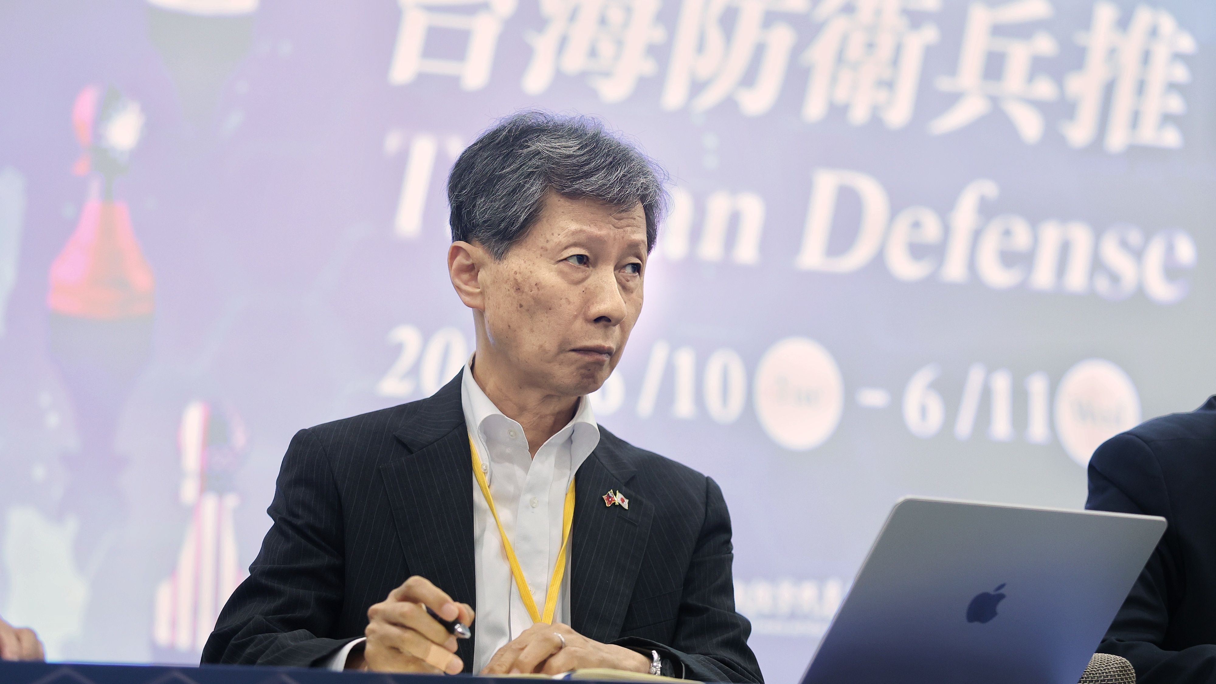 20250611-日本前海上自衛隊幕僚長武居智久11日出席台北政経学院基金会「2025台海防衛兵推」国際記者会見。（柯承惠撮影）