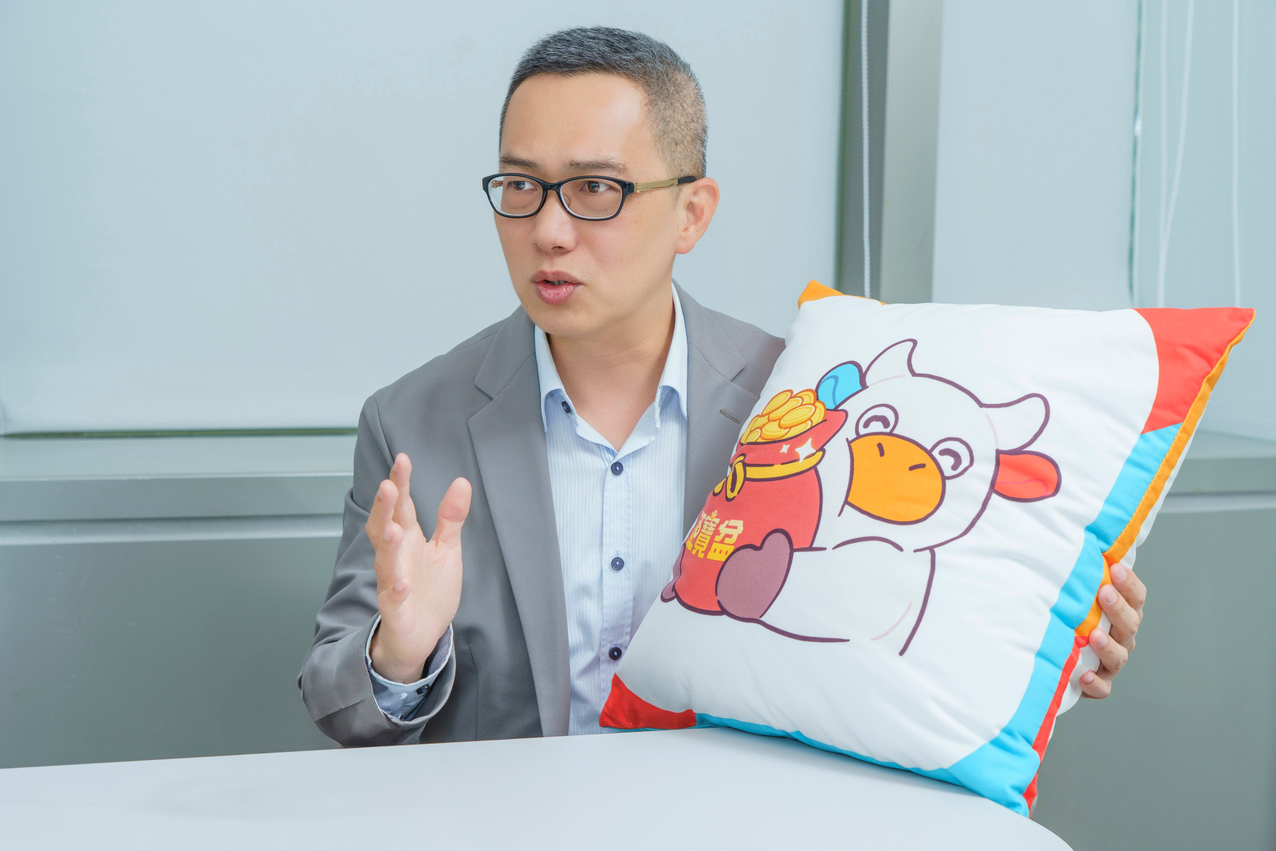 2025年推出全新功能的APP及IP人物「鉅亨阿牛」的誕生，一步一步皆傳遞著鉅亨買基金的用心及溫度。