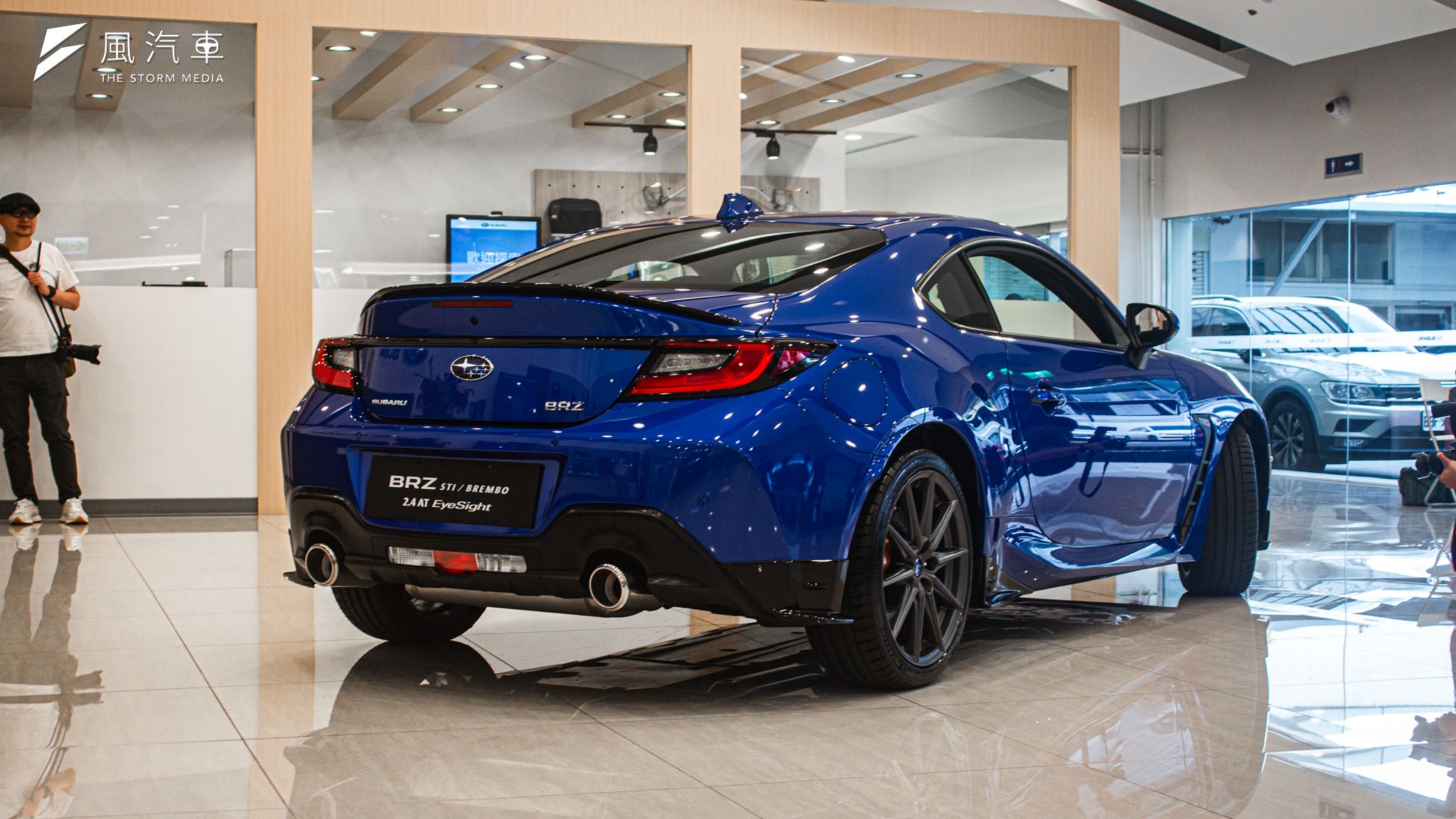 Subaru BRZ 經典的左右雙出排氣尾管，更顯跑車本色。