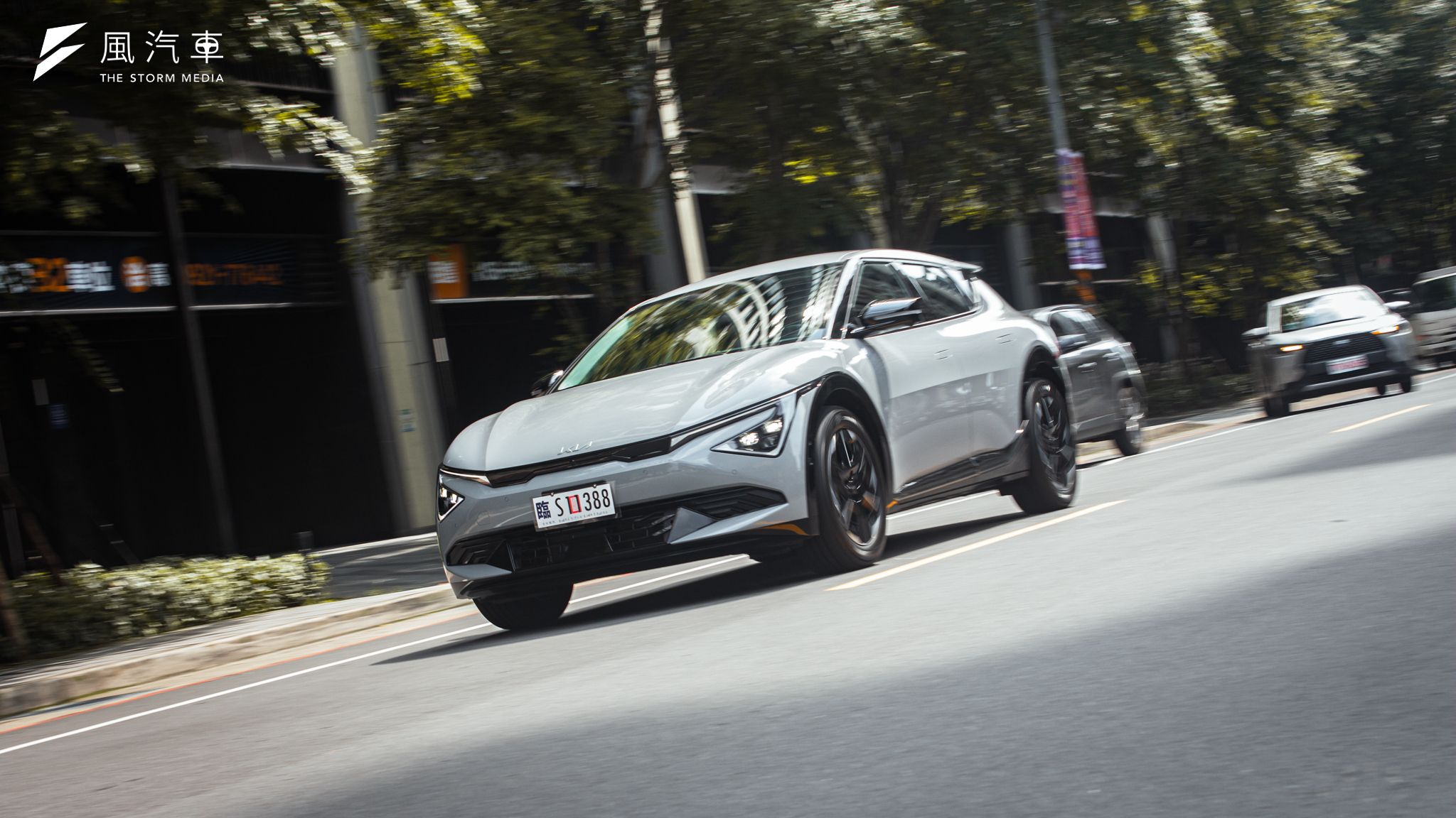 2025 Kia The new EV6 以更為時尚的造型及優異的續航力，展現新世代電動車風貌。