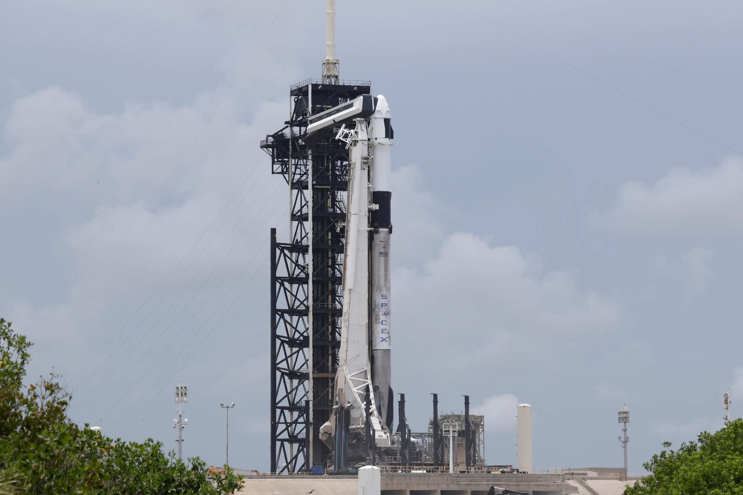 2025年6月11日，SpaceX獵鷹9號火箭將在佛羅里達州卡納維爾角甘迺迪太空中心發射，前往國際太空站執行任務。（美聯社）