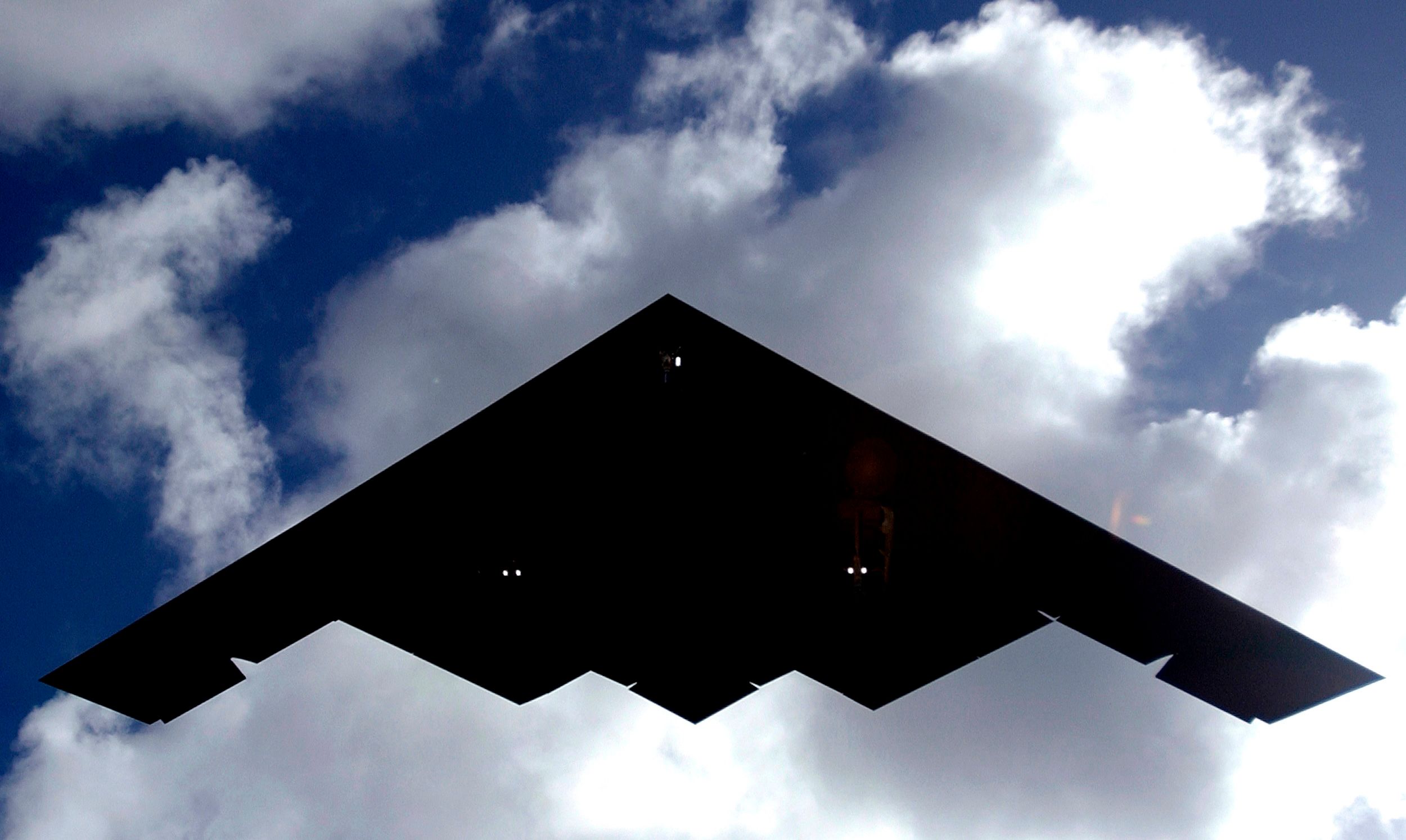 米軍のB-2ステルス爆撃機。（米国防省ウェブサイト）