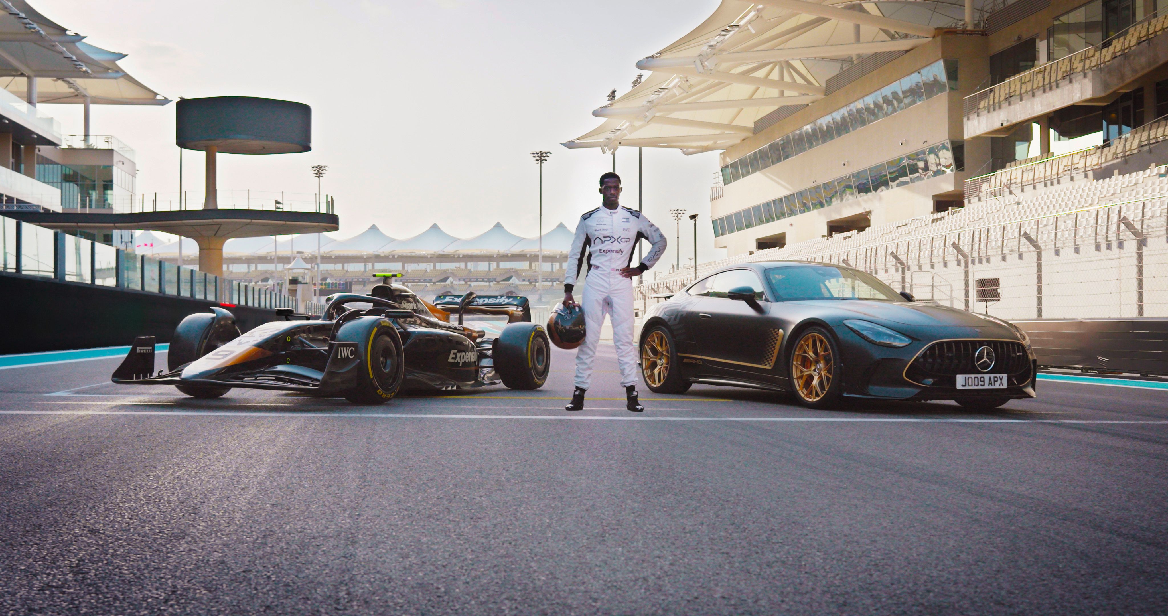 ▲作為《F1電影》官方合作夥伴，Mercedes-AMG以片中虛構車隊「APXGP」為靈感，推出全球限量52輛的AMG GT 63 APXGP Edition。（圖／mbusa）