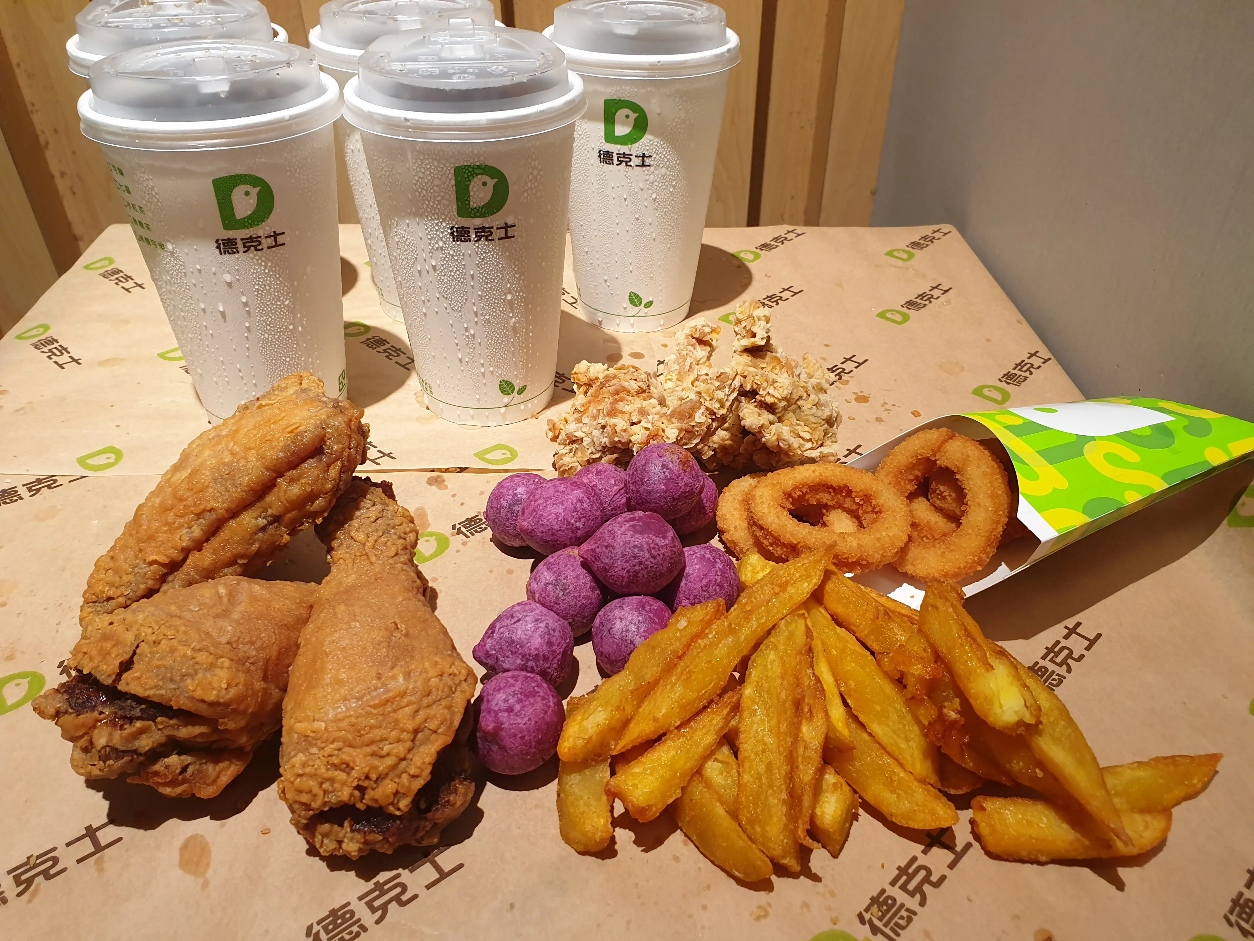 德克士炸雞暑假歡聚點心優惠組合(圖片提供：德克士炸雞)