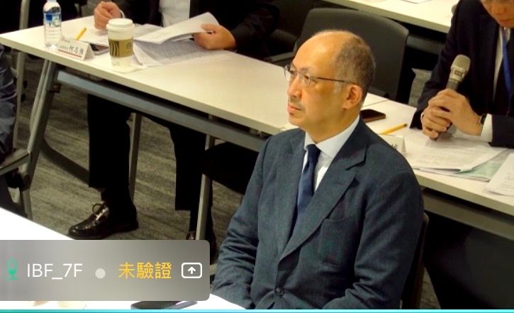 國票金控總經理陳冠舟23日出席線上法說會，解釋國票金前5月獲利衰退原因。（取自線上記者會）