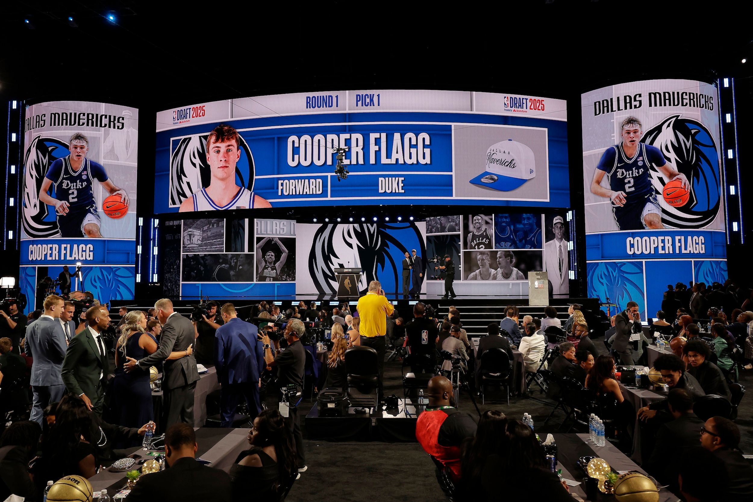 2025年NBA選秀會，佛萊格被達拉斯獨行俠選上，成為選秀狀元。（美聯社）