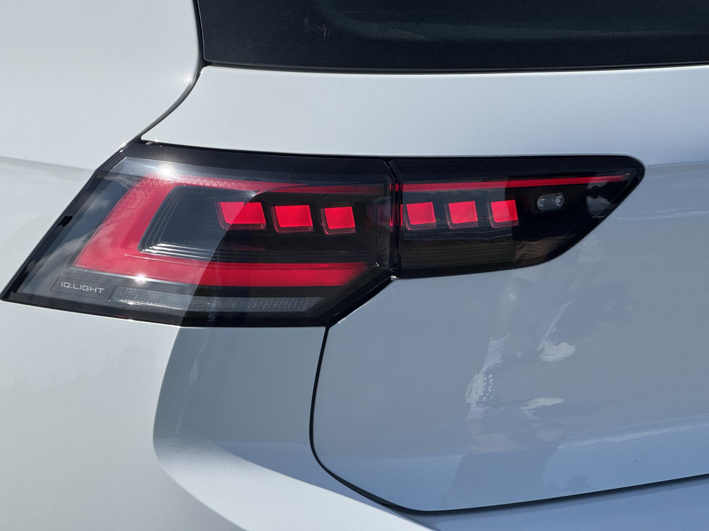 20250629-車尾採用3D幾何序列式動態尾燈。（劉芯衣攝）