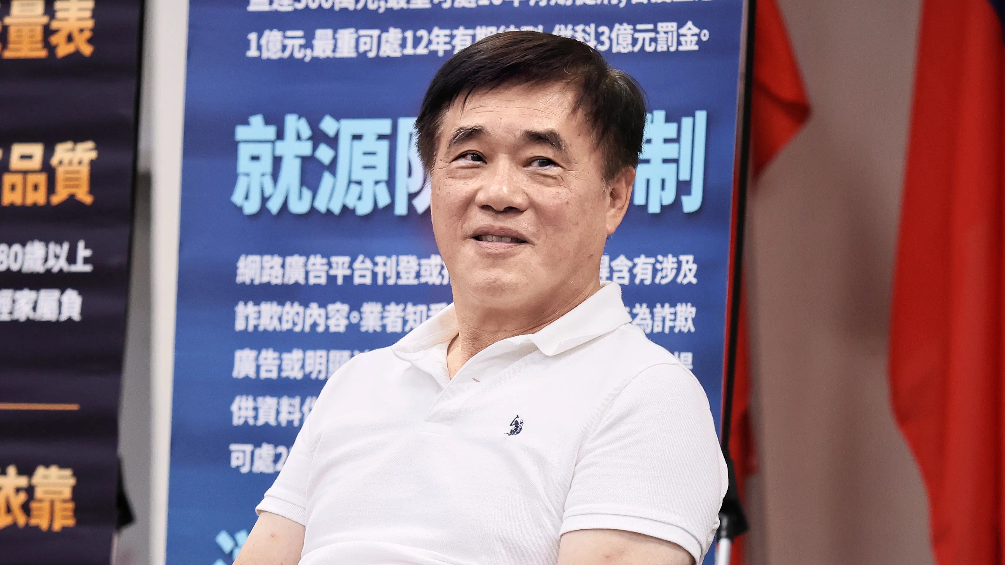 20250629-立委徐巧芯29日舉辦政策宣講會，前台北市長郝龍斌（見圖）出席向民眾拜託反罷免。（柯承惠攝）