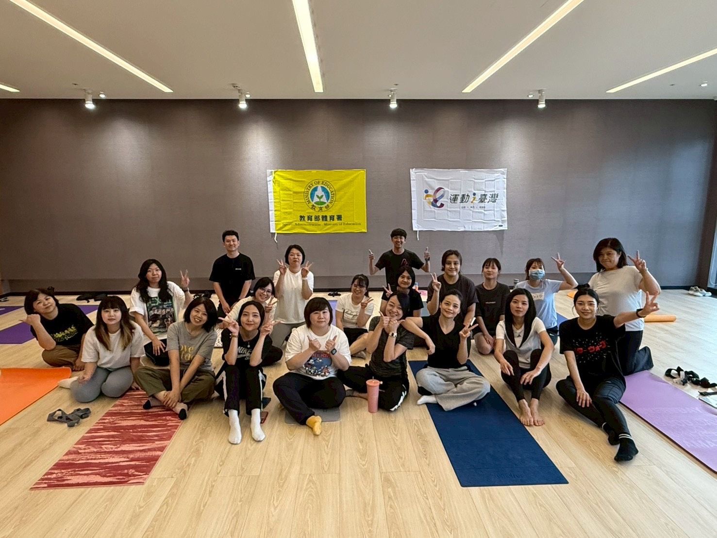 新北市巡迴運動指導｜美科實業股份有限公司＿ZUMBA課程_展現活力與團隊凝聚力，實踐健康職場生活（圖/新北市政府體育局提供）