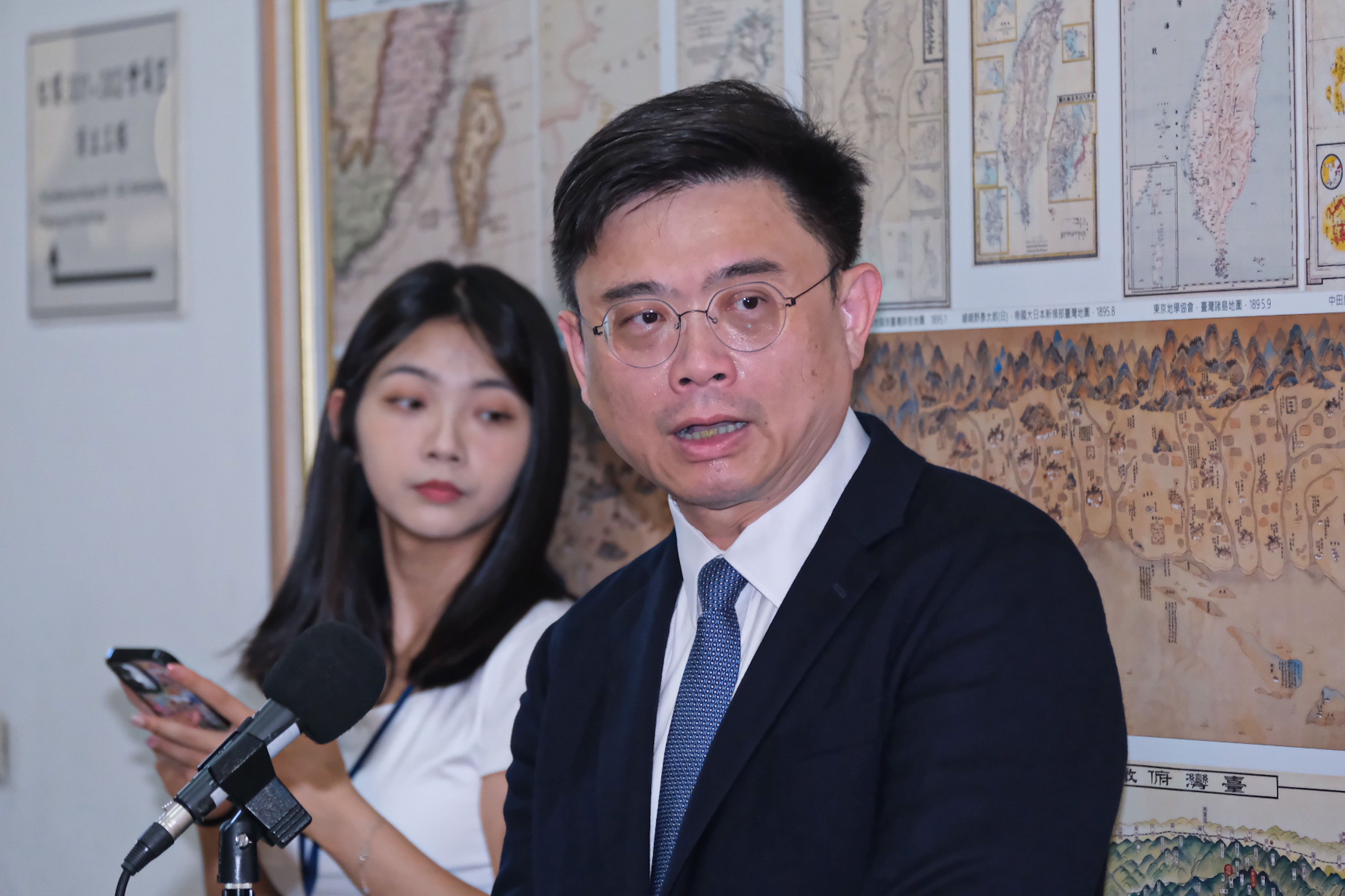 20250630-民進黨立委賴瑞隆30日於立法院受訪。（劉偉宏攝）