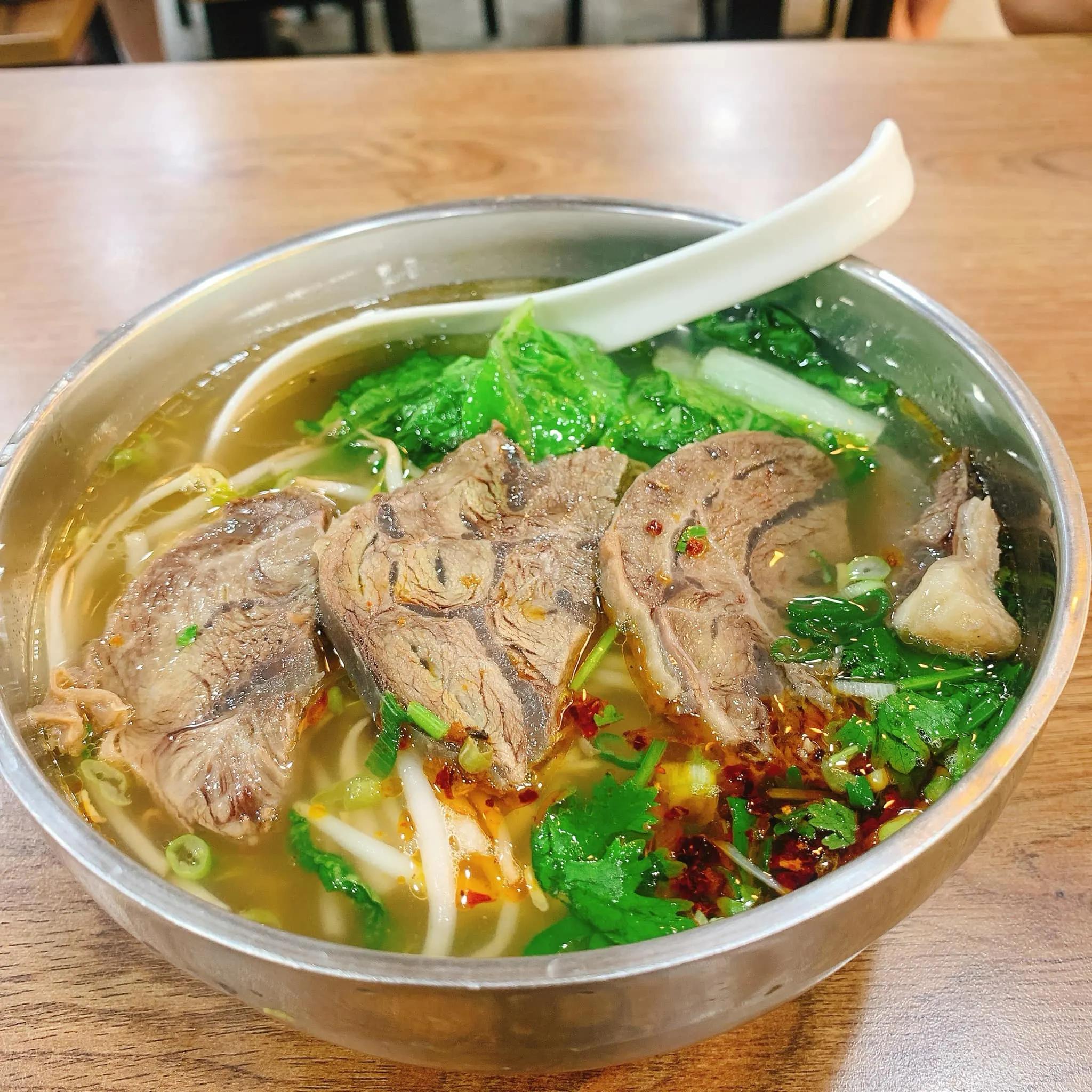 雙北牛肉麵推薦：齊媽媽雞湯麵牛肉麵（圖／取自齊媽媽雞湯麵牛肉麵臉書粉專）