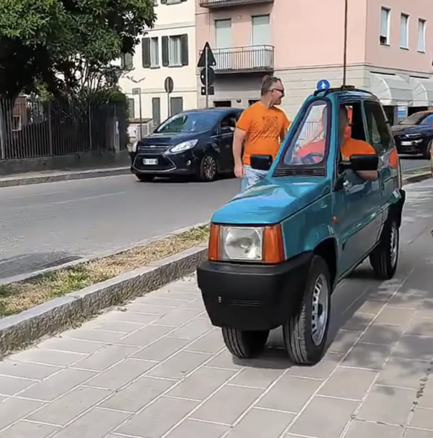 ▲Tutti Pazzi Per Marazzi操刀作品Fiat Panda，不僅在全球引爆討論，更準備挑戰金氏世界紀錄。（圖／Tutti Pazzi Per Marazzi、Youtube@William Jonathan）