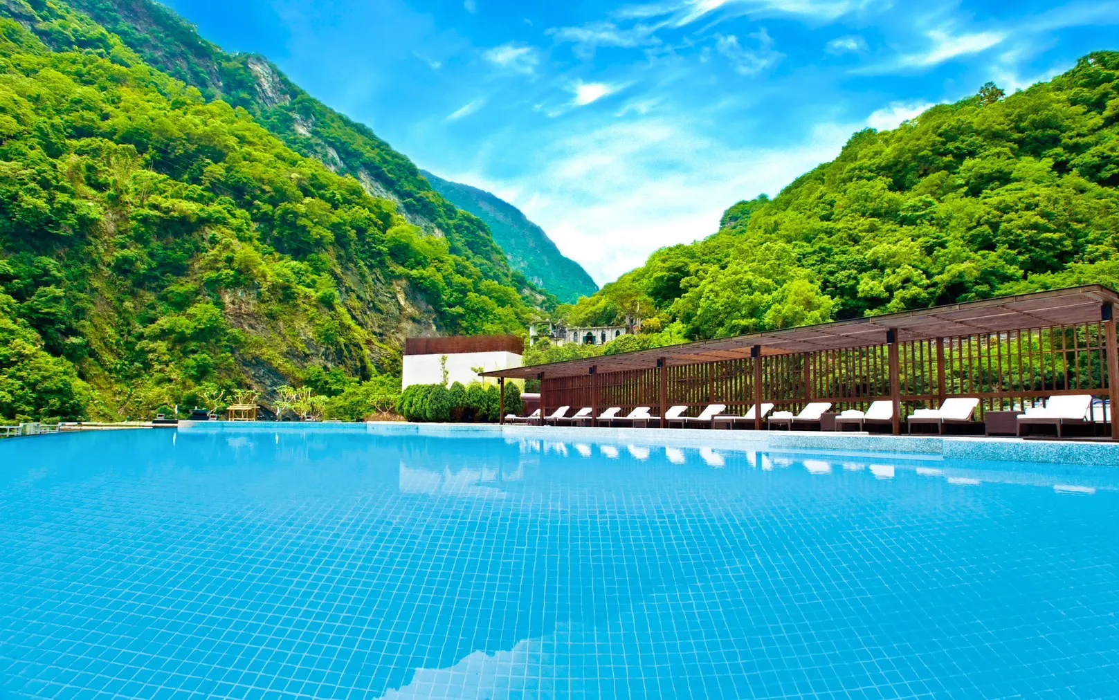 20250702-太魯閣晶英與其他5家花蓮觀光飯店，聯手推出「夏日1+1雙宿聯名住房專案」。（太魯閣晶英提供）