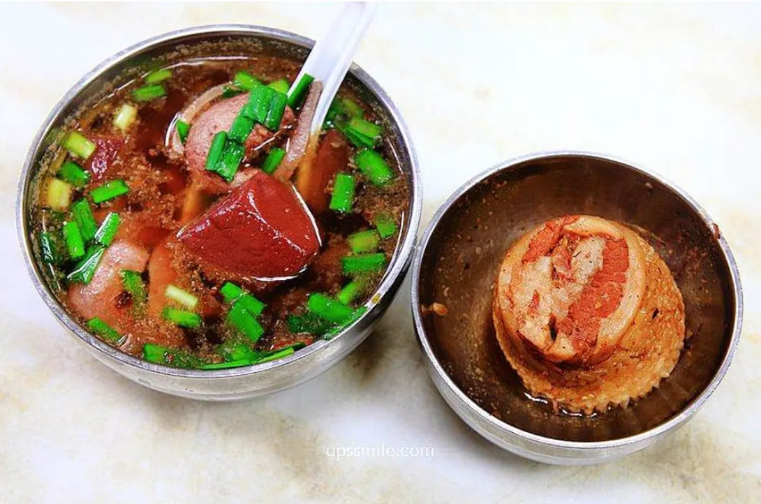 延三夜市美食美食推薦：大橋頭老牌筒仔米糕。（圖／輕旅行提供）