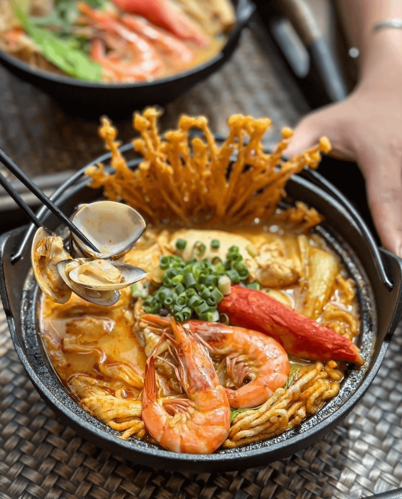 高雄楠梓.左營區美食美食推薦：老潮派鑄鐵鍋燒（圖／取自IG@2306_laochaopai）