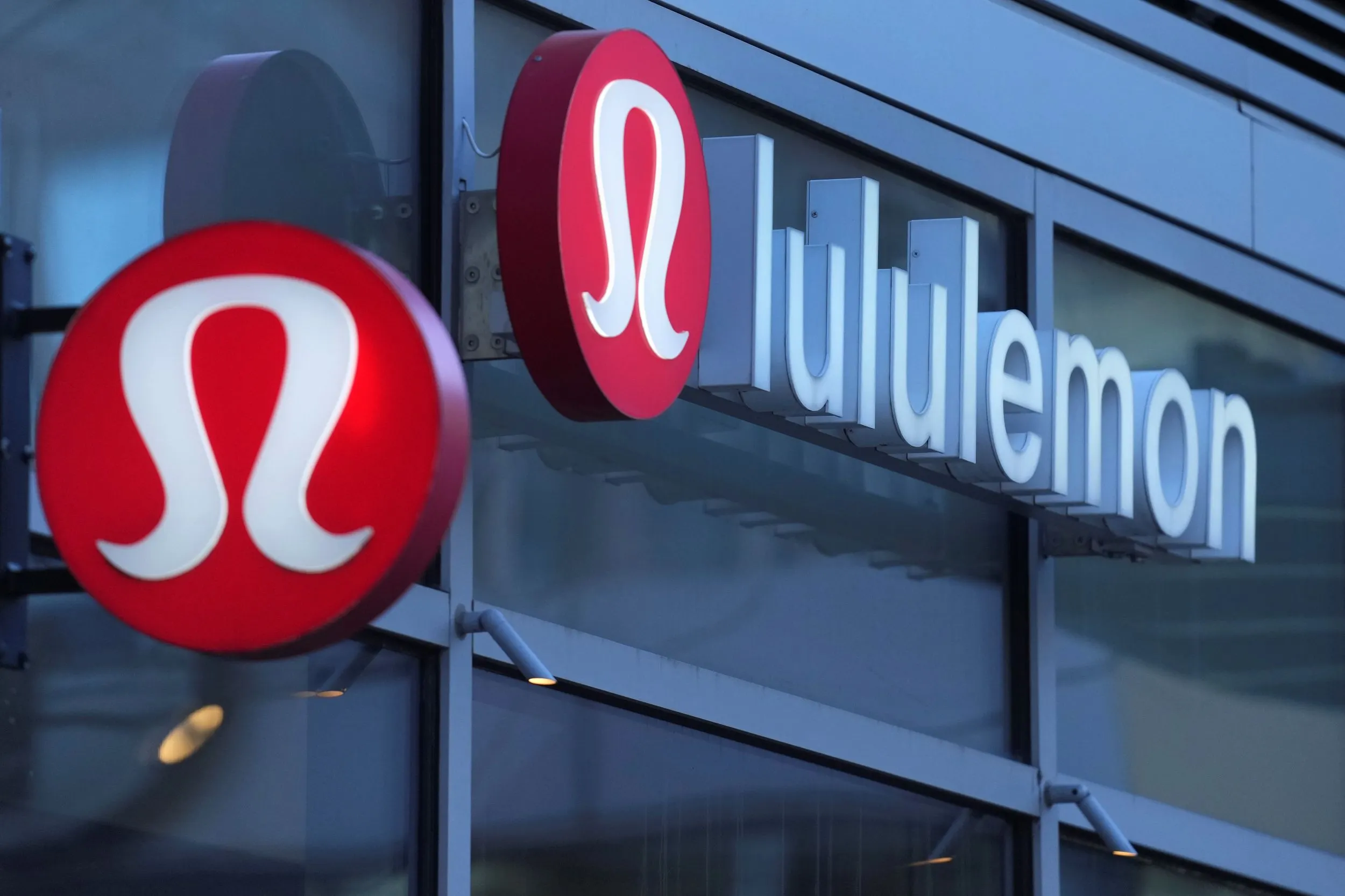 來自加拿大、高階運動服飾品牌Lululemon。（美聯社）