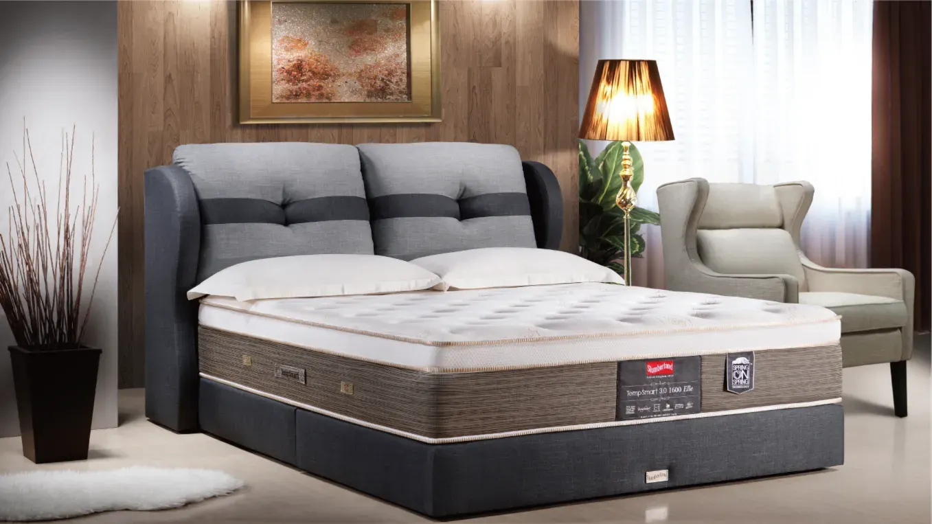 斯林百蘭每張床皆由老師傅以手工貫穿拉束線和縫製，床墊表布標榜有防焰、防蟎、抗菌、防霉四大功效。（圖／取自Slumberland英國斯林百蘭名床粉專）