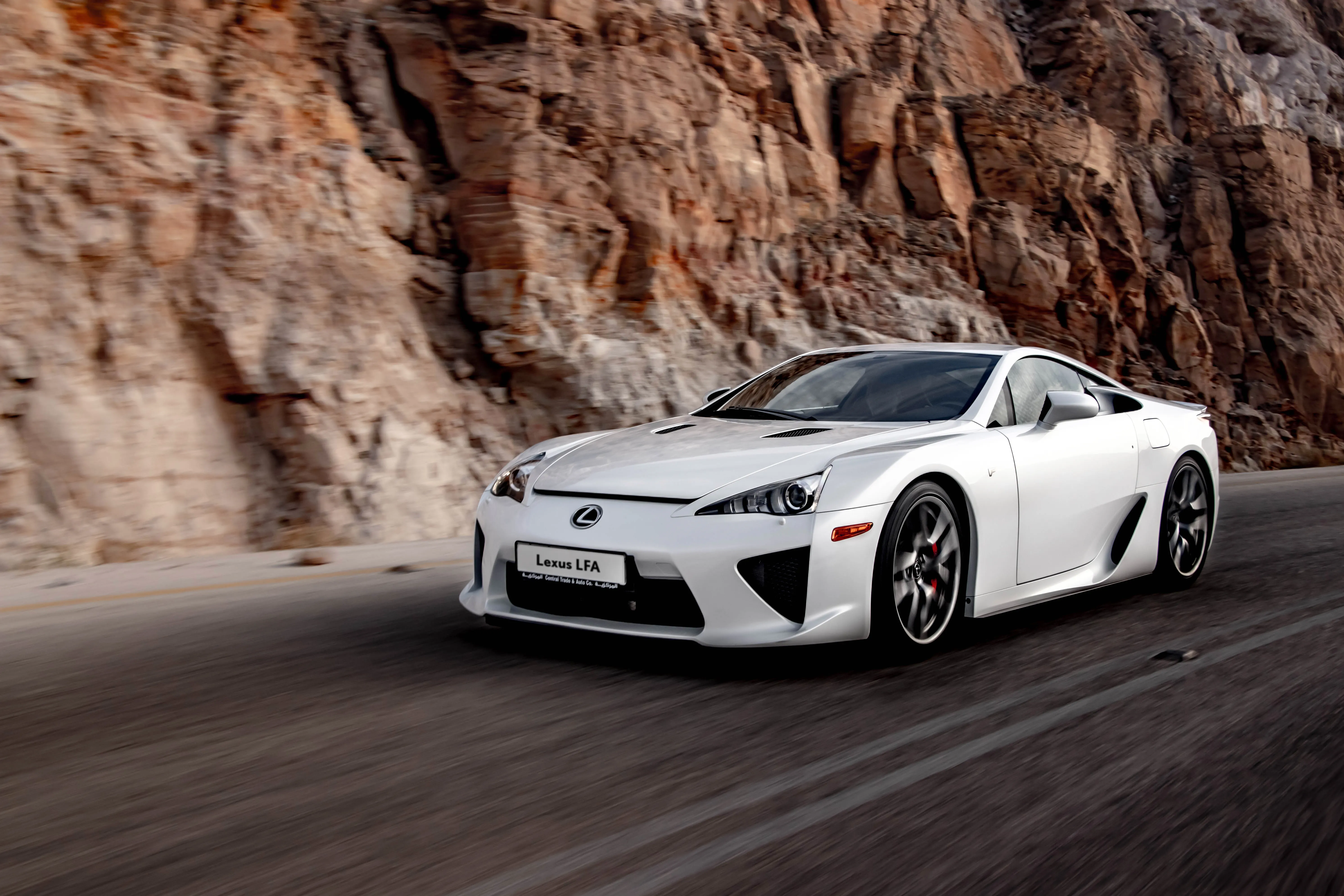 Lexus LFA 以全球限量 500 台的配額問世，獨具特色的 V10 引擎並結合當時所有最高技術，成為 Lexus 最為經典的超級跑車並廣受愛戴。( 圖片來源：Lexus Jordan )