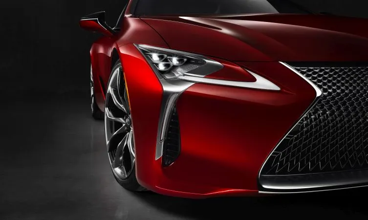 豐田集團為了成功打進豪華品牌，不計一切代價的投資及調查，讓他們意識到成立新品牌將會是最重要的選擇。 ( 圖片來源：Lexus UK Magazine )