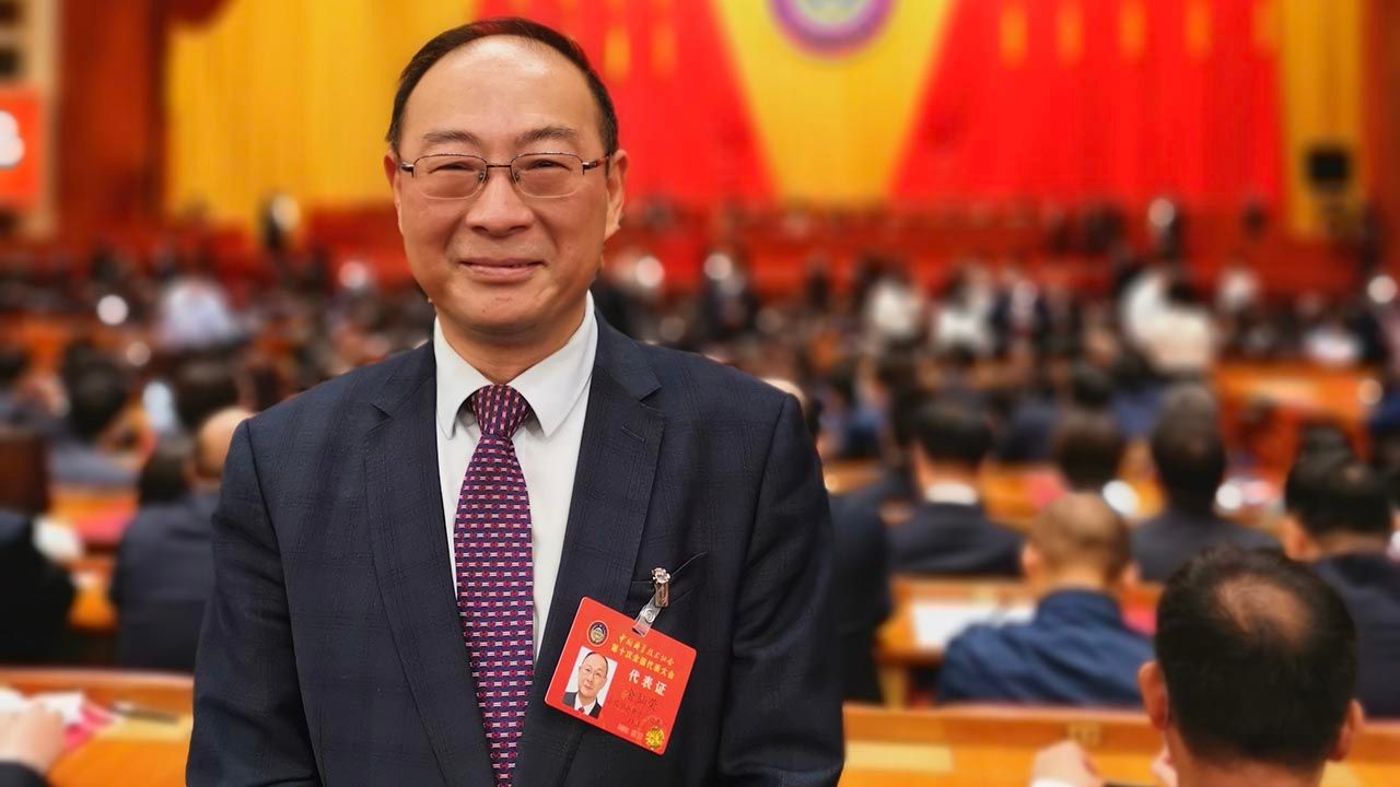 針對馬英九「和平民主統一」的說法，中國人民大學國際關係學院教授金燦榮（見圖）批評為「假統一」。